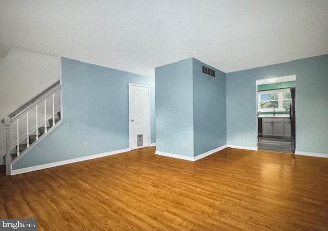 STONEYBROOKE VILLAGE - Residential Lease