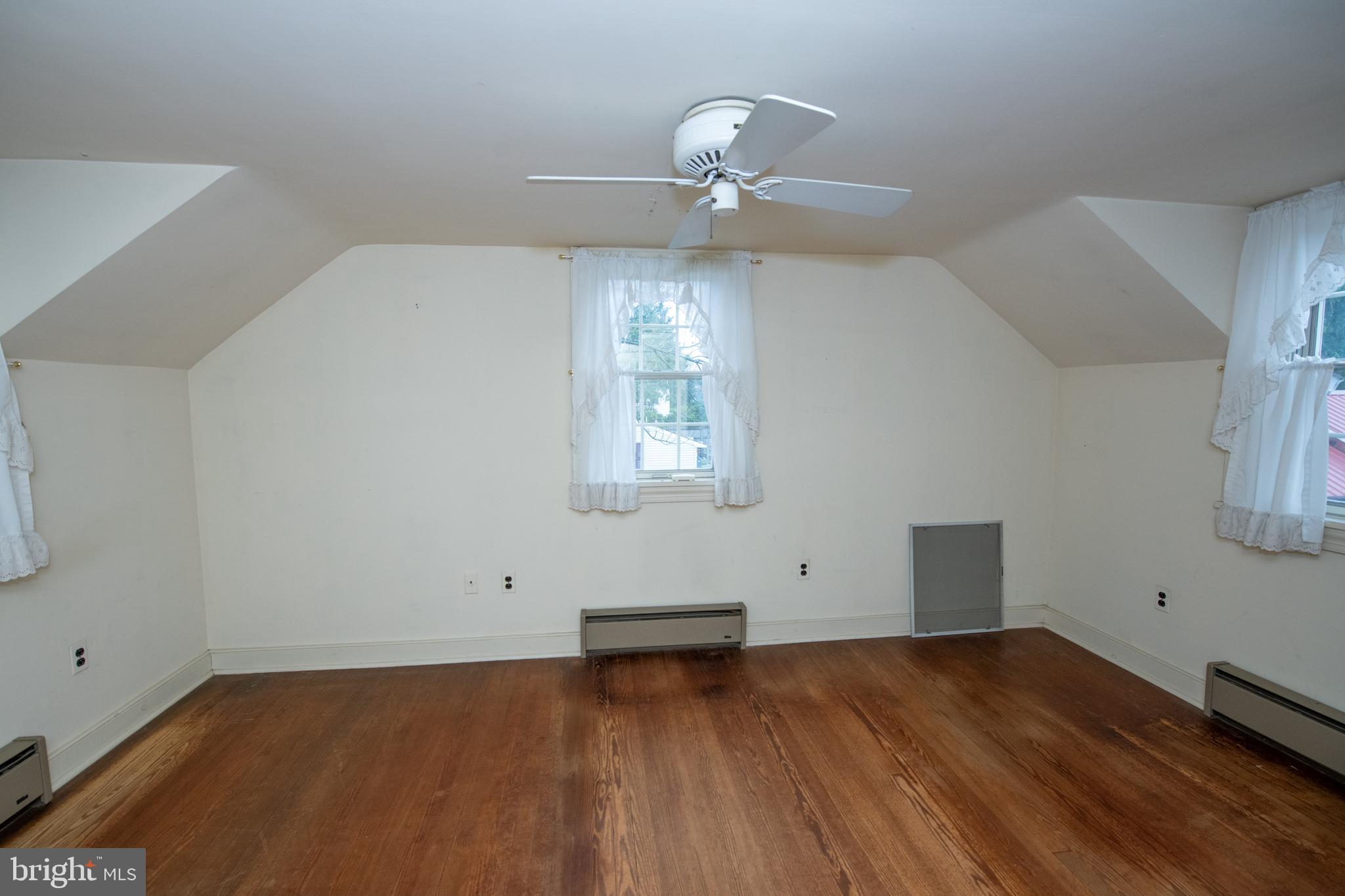 HIDDEN CREEK - Residential