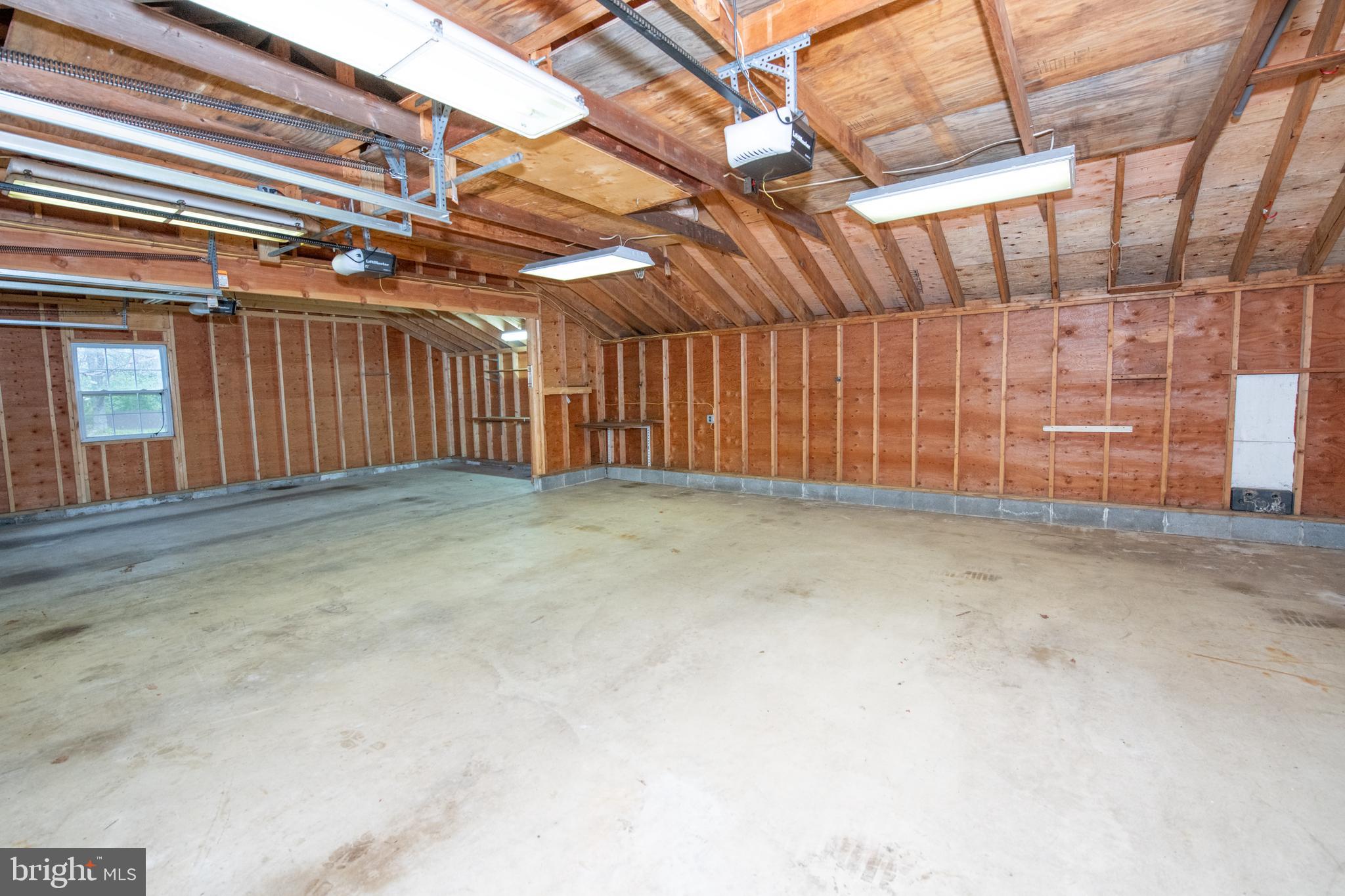 HIDDEN CREEK - Residential