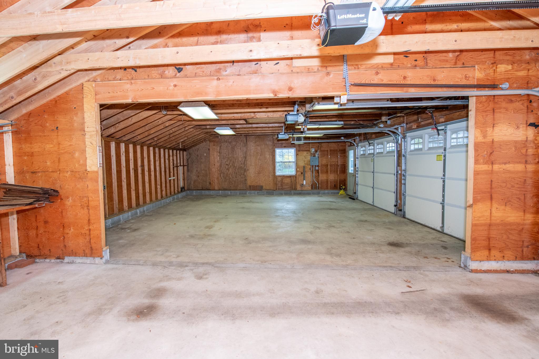 HIDDEN CREEK - Residential