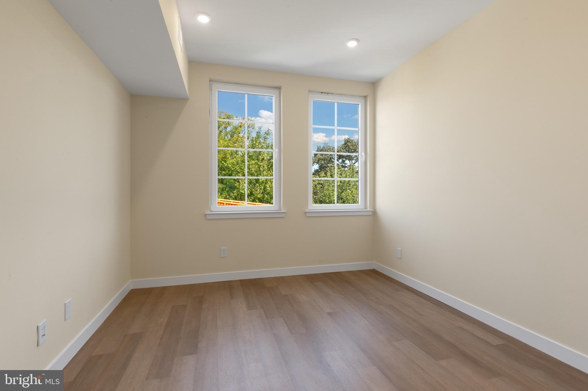 DICKINSON NARROWS - Residential Lease