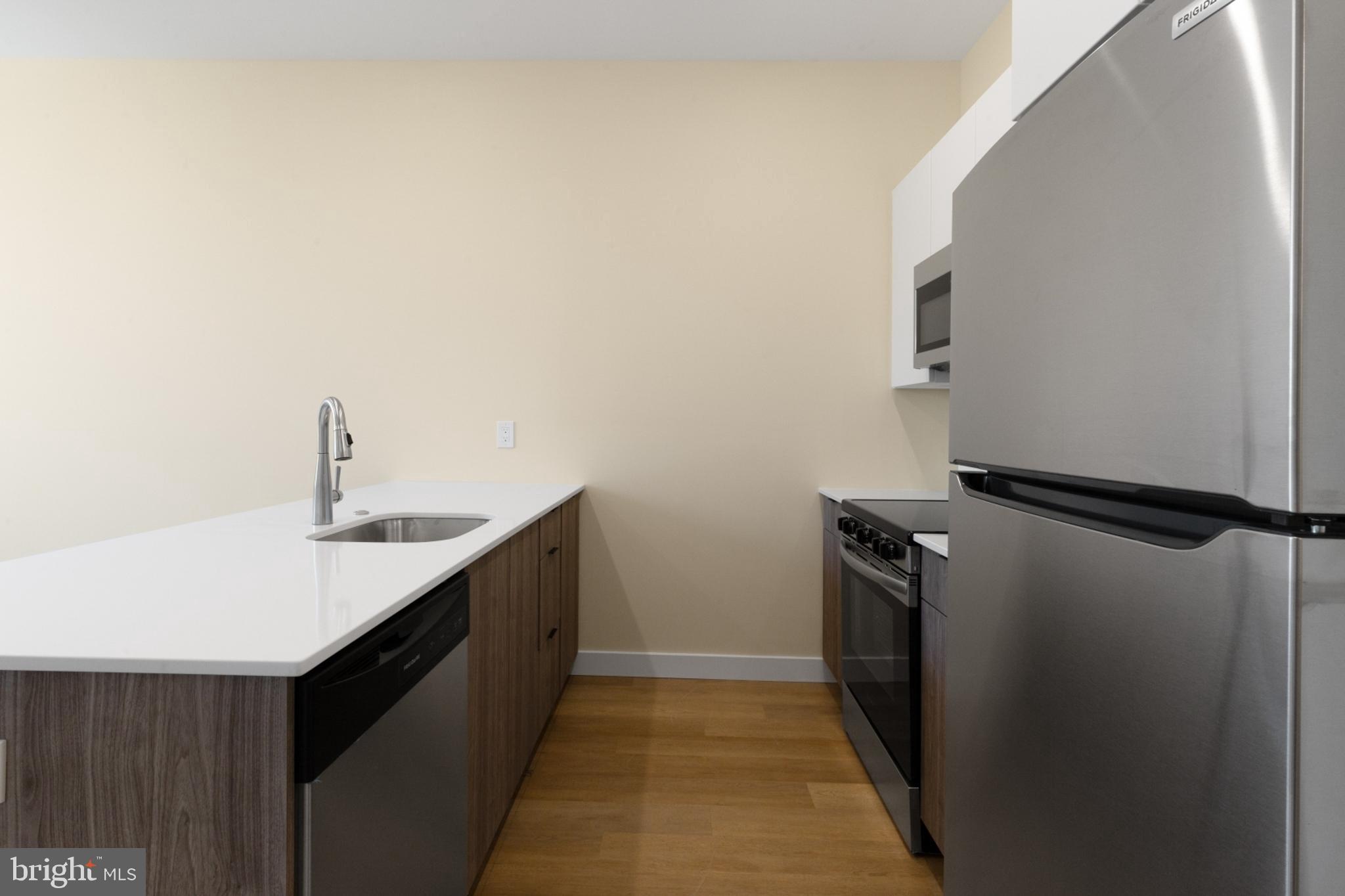 DICKINSON NARROWS - Residential Lease