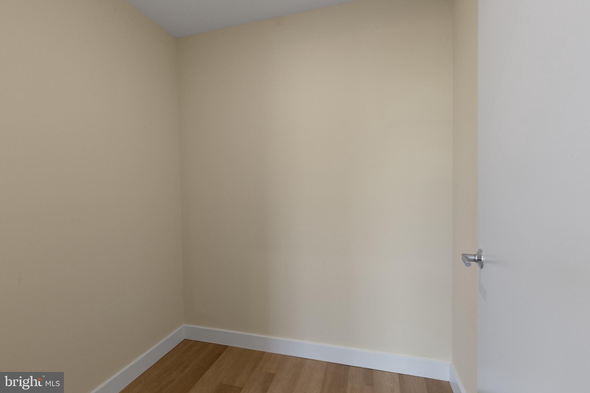 DICKINSON NARROWS - Residential Lease