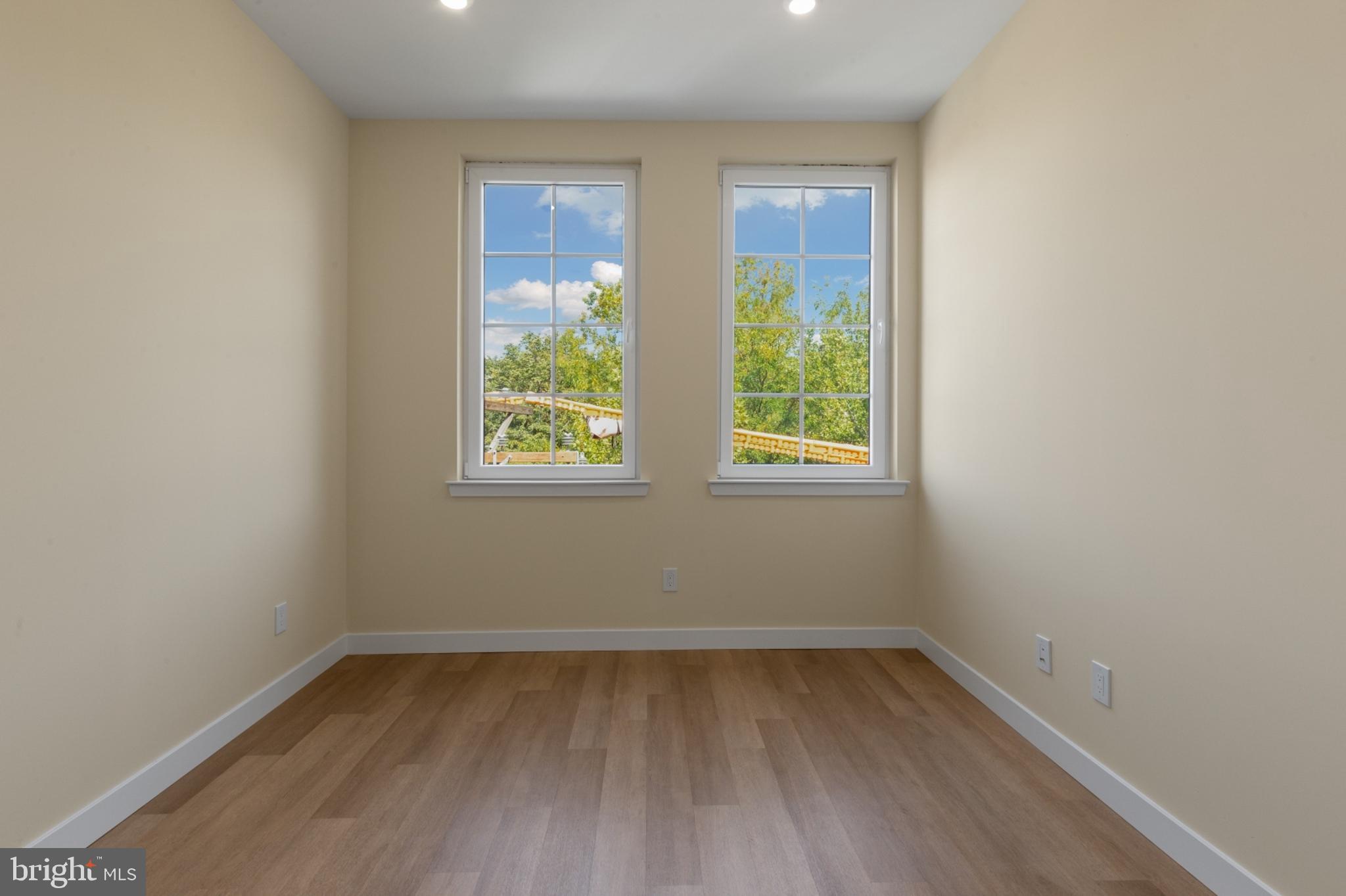 DICKINSON NARROWS - Residential Lease