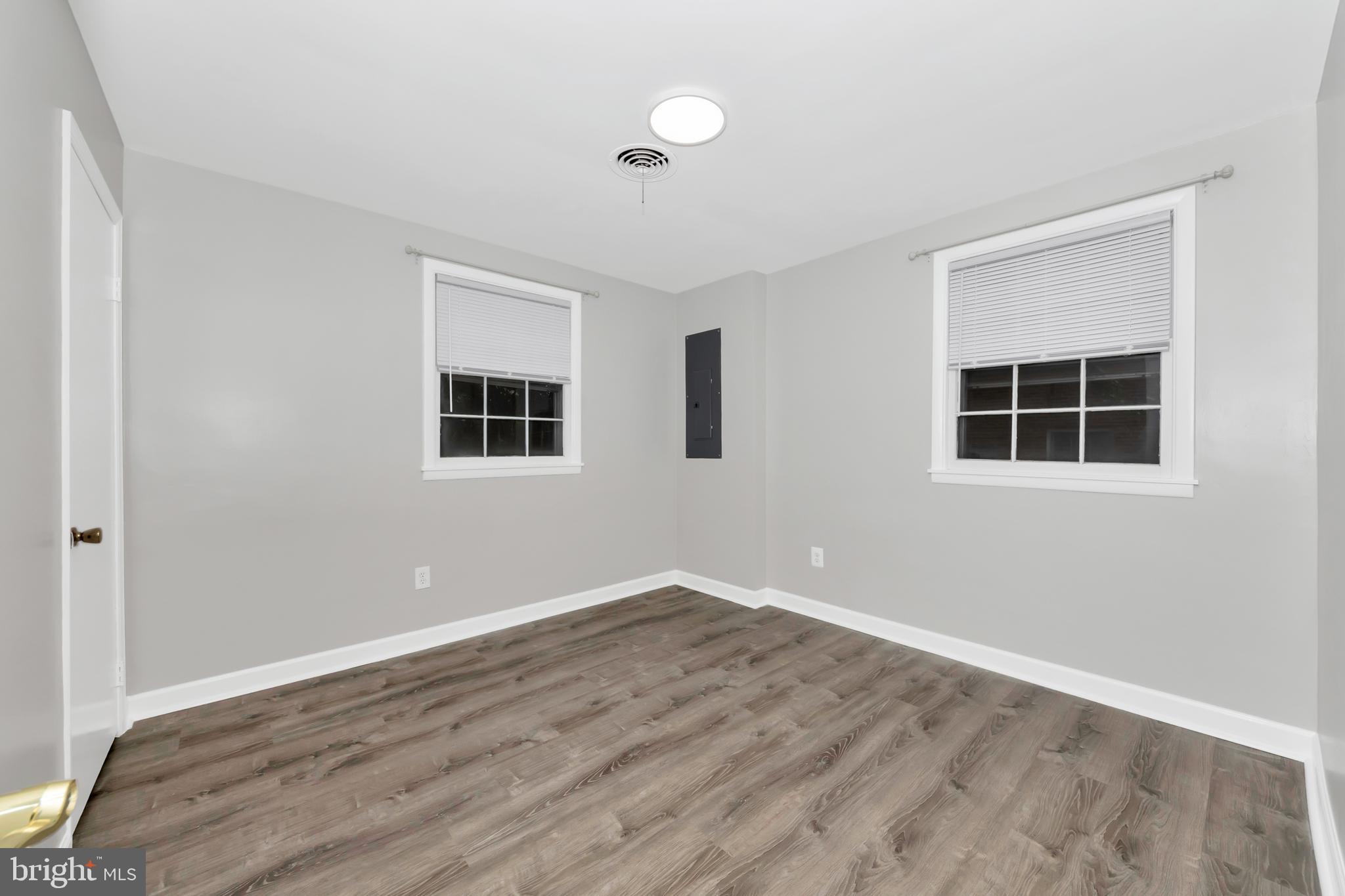 BURNT MILLS MANOR - Residential