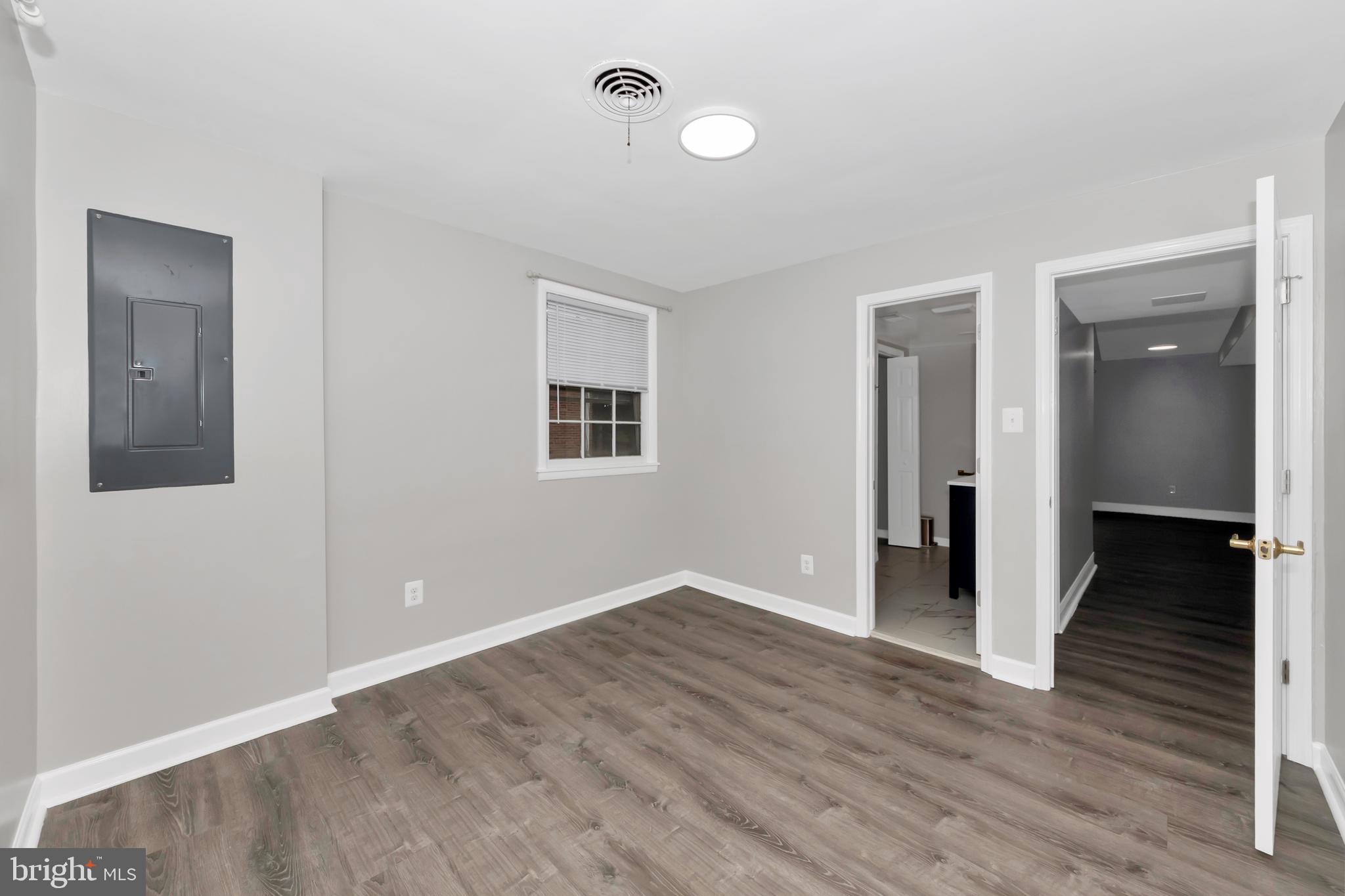 BURNT MILLS MANOR - Residential