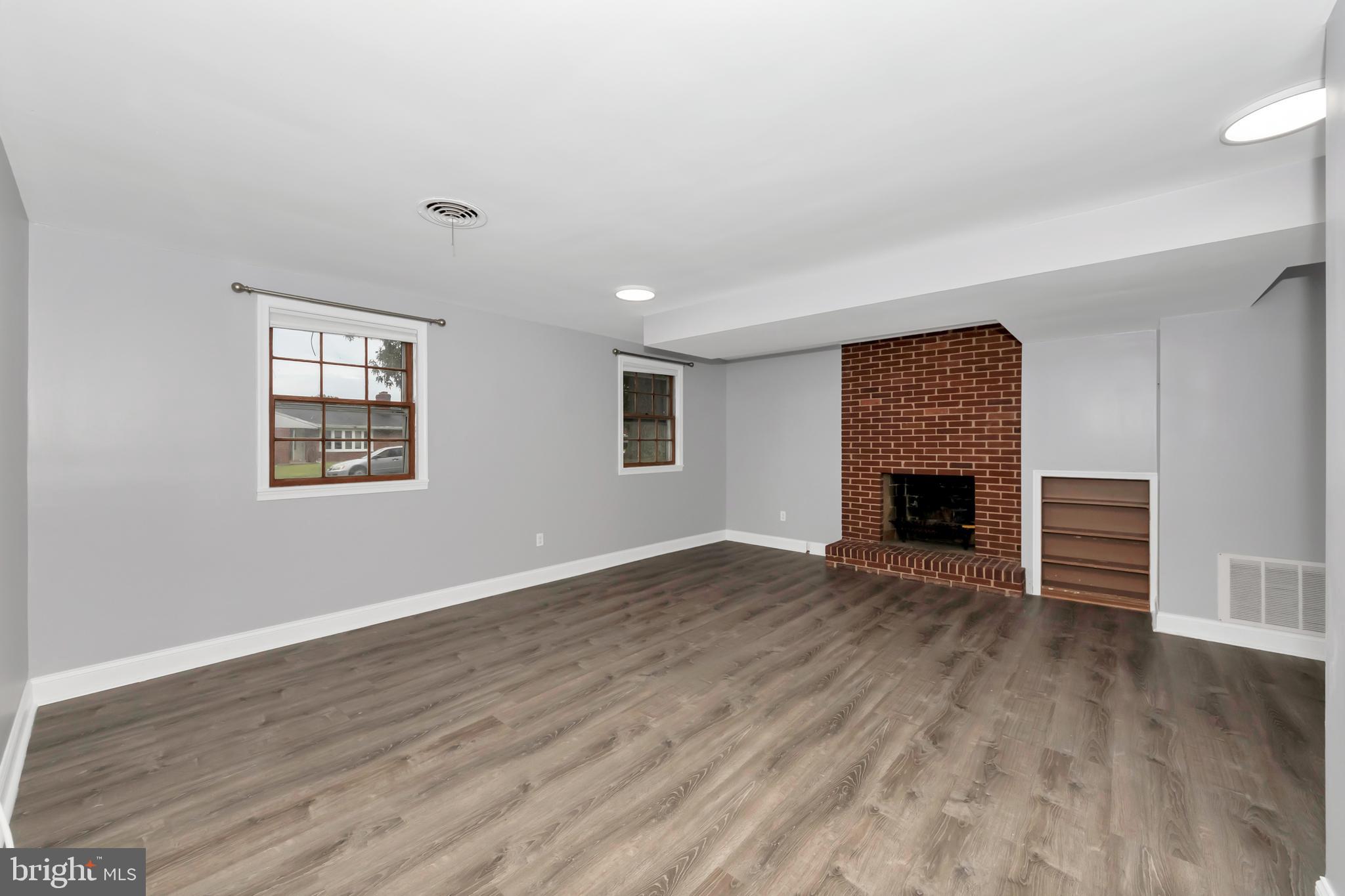 BURNT MILLS MANOR - Residential