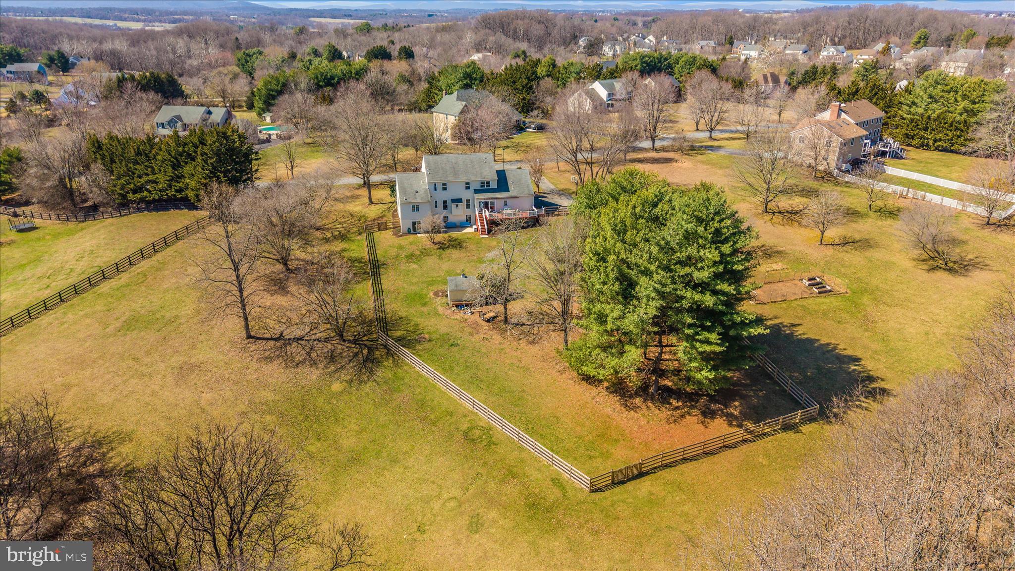 HOLBROOK HEIGHTS - Residential