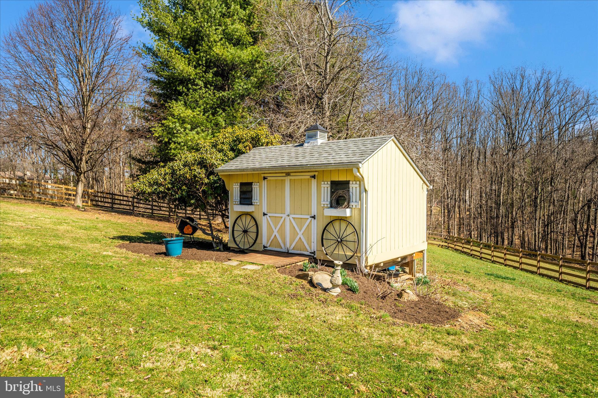 HOLBROOK HEIGHTS - Residential
