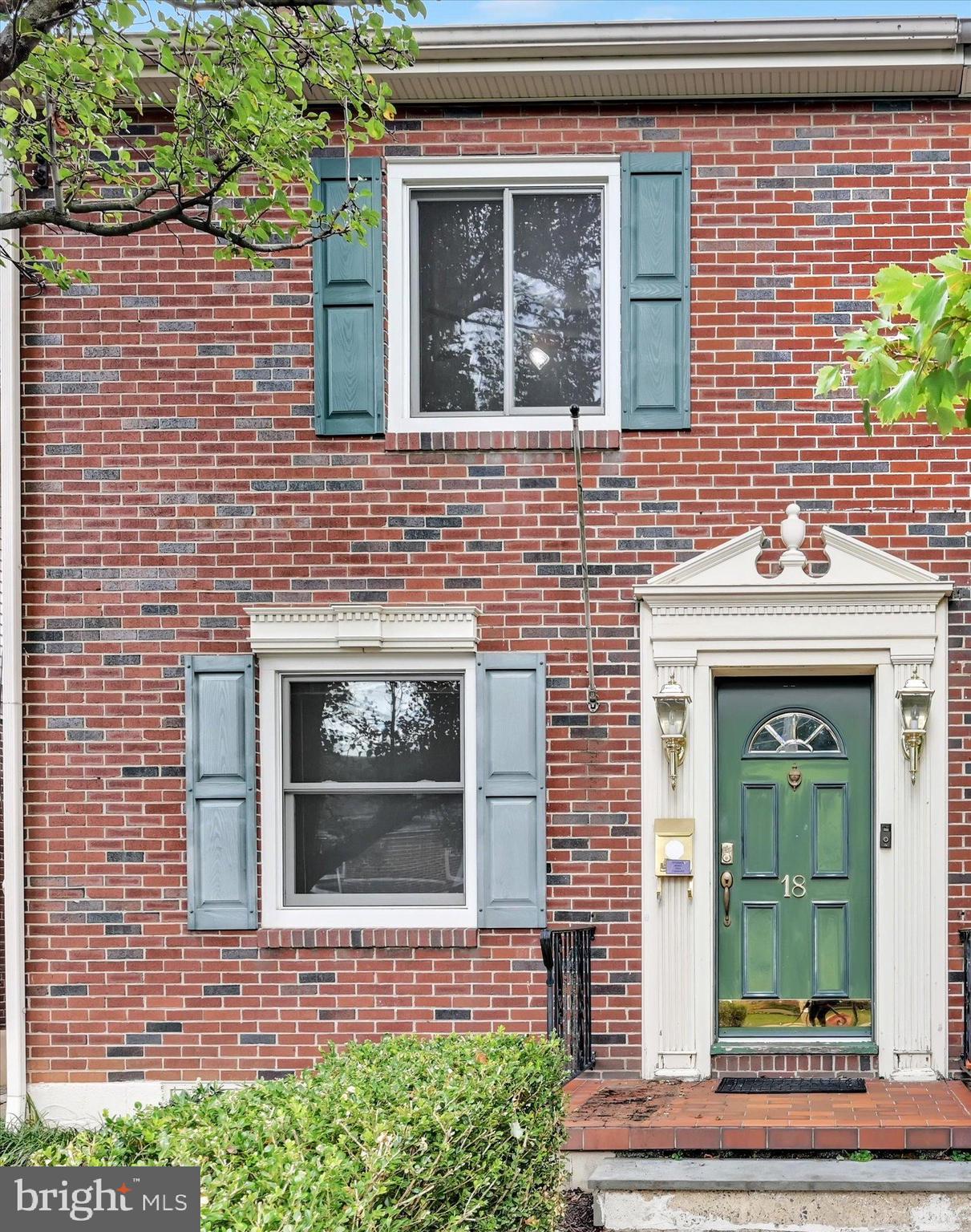 18 E PINE STREET
