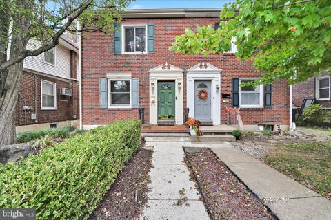 Photo of 18 E Pine Street, EPHRATA, PA 17522 (MLS # PALA2078626)