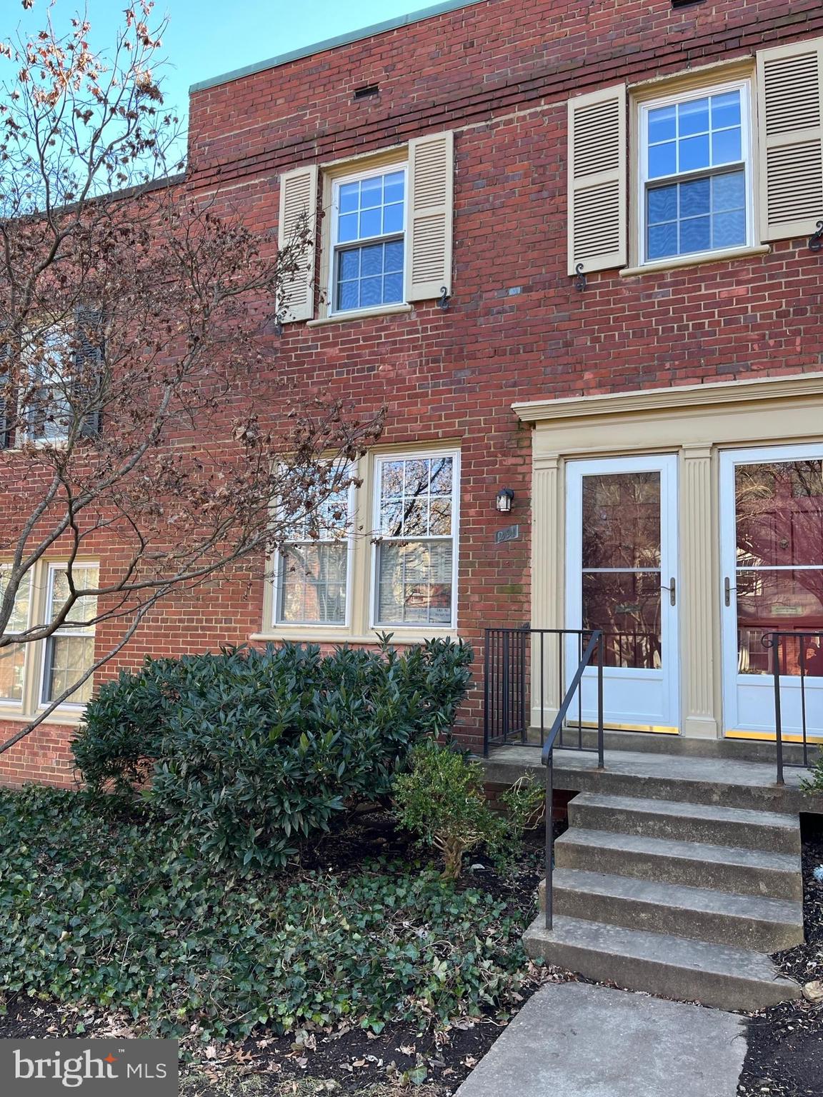 1100 S BARTON STREET 291