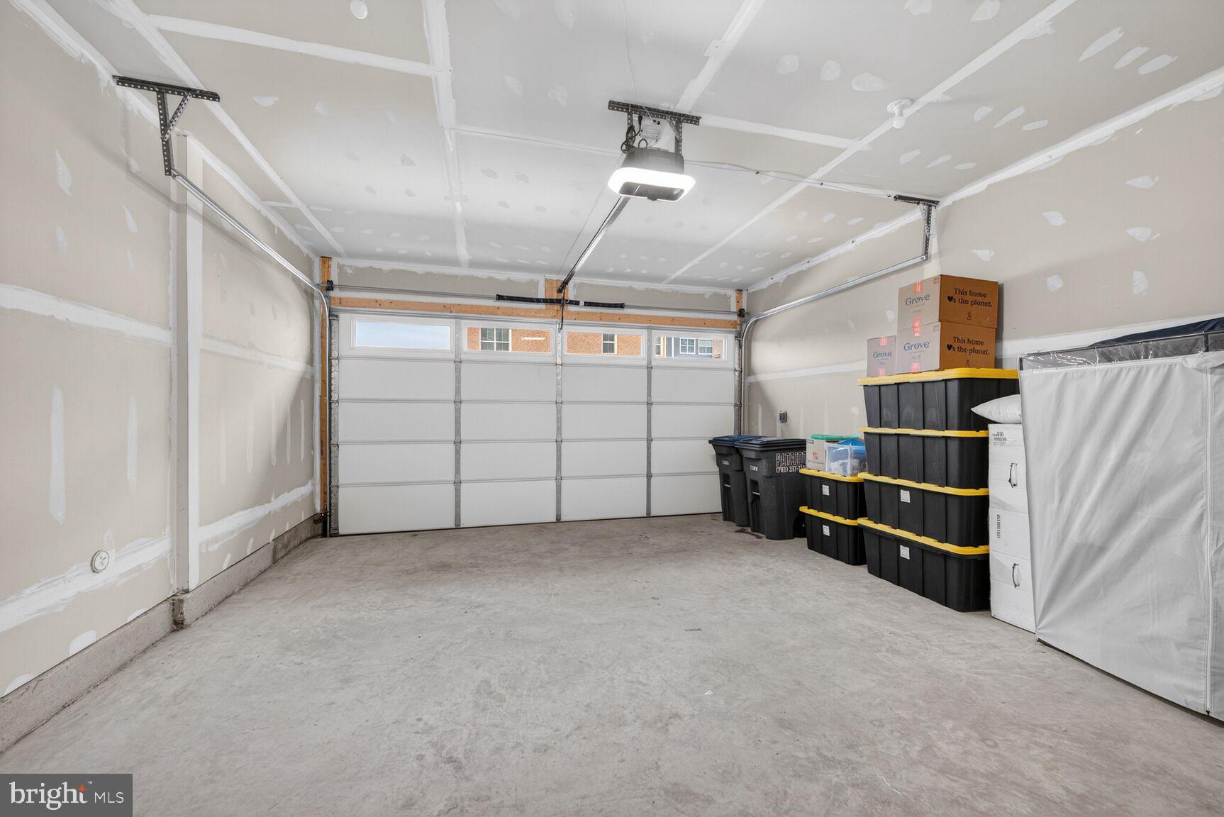 THE RETREAT AT WESTFIELDS - Residential