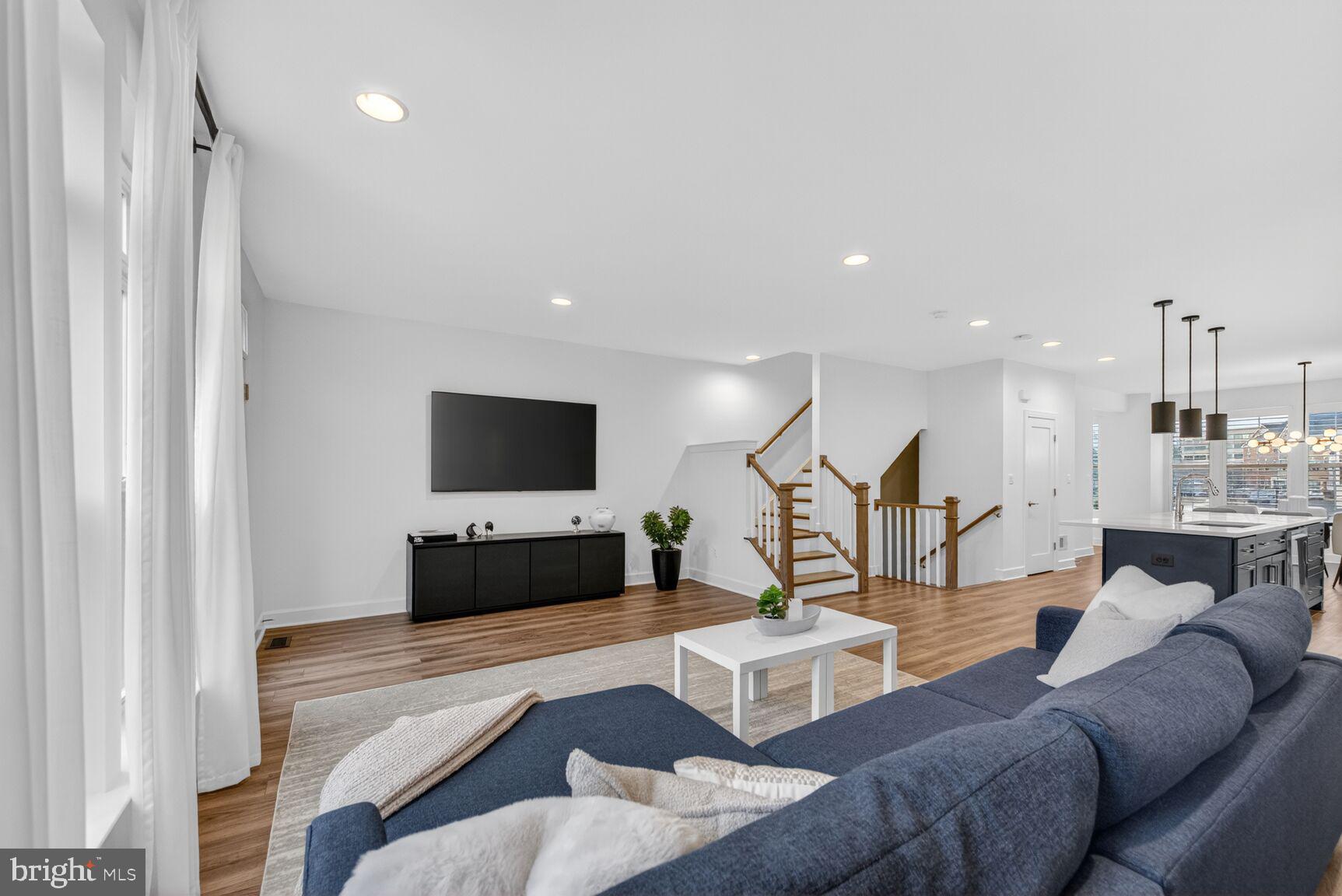 THE RETREAT AT WESTFIELDS - Residential