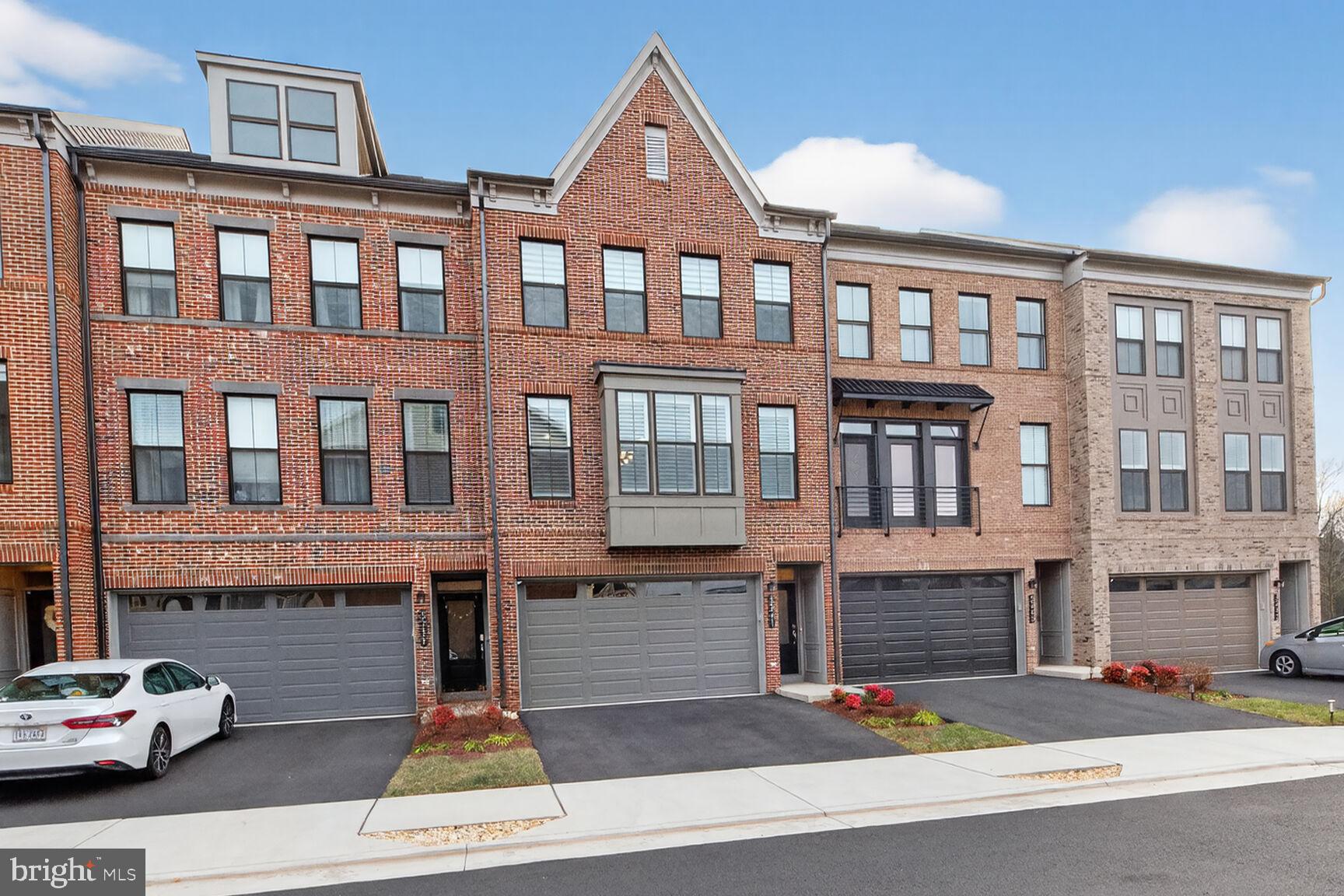 5241 RIDGEVIEW RETREAT DRIVE