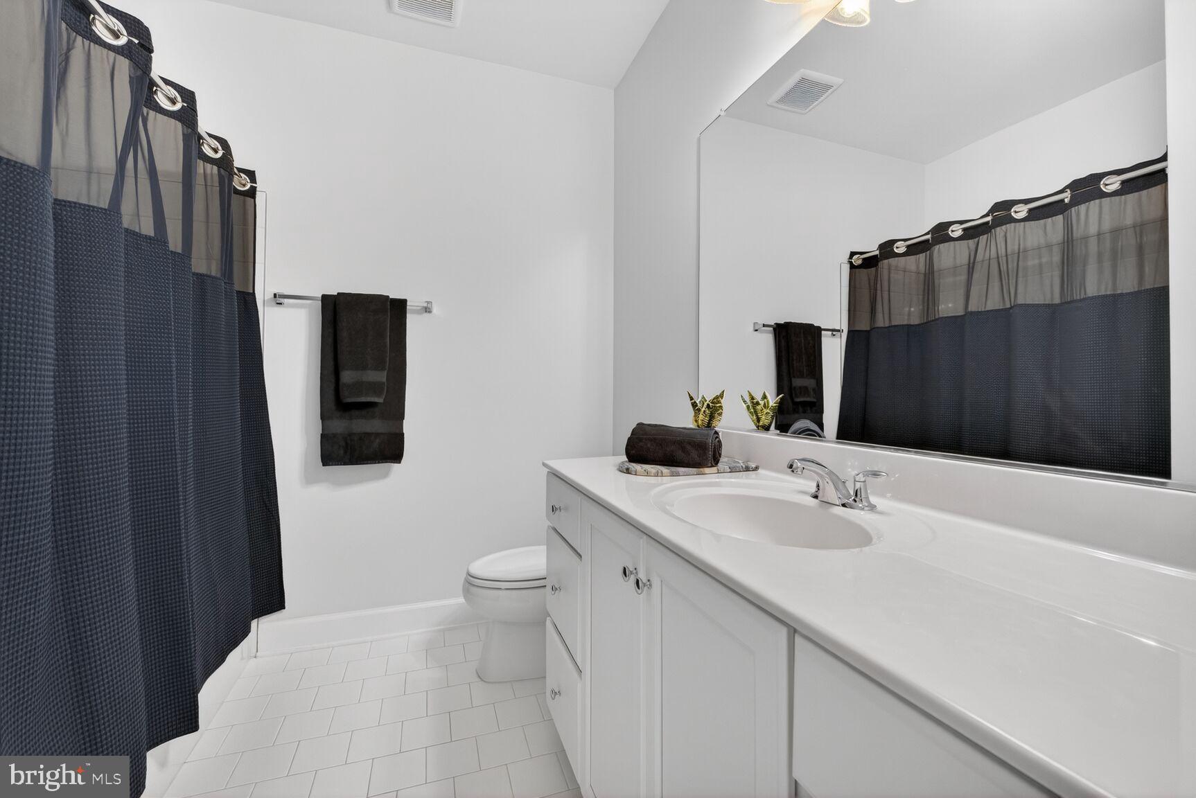 THE RETREAT AT WESTFIELDS - Residential