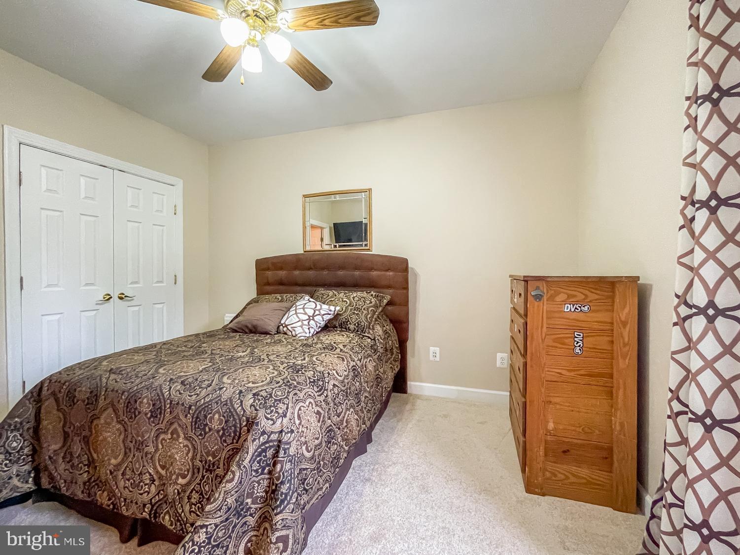 LANSDOWNE ON THE POTOMAC - Residential