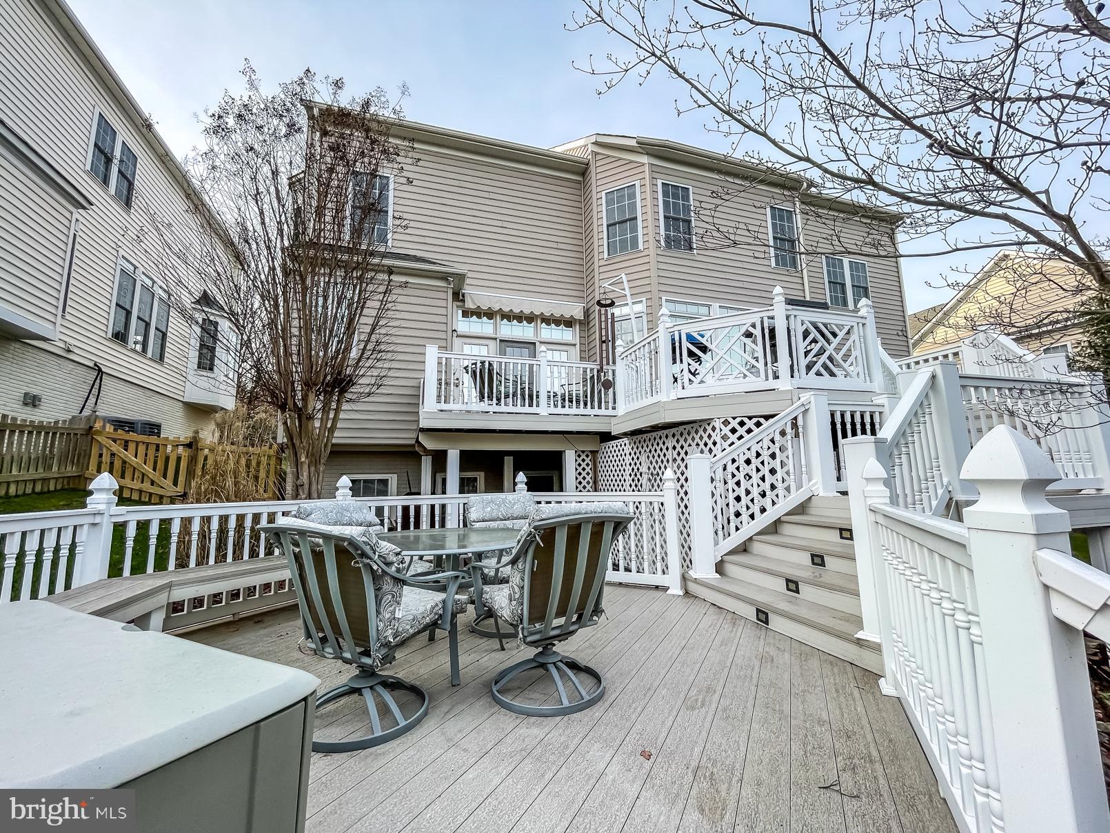 LANSDOWNE ON THE POTOMAC - Residential