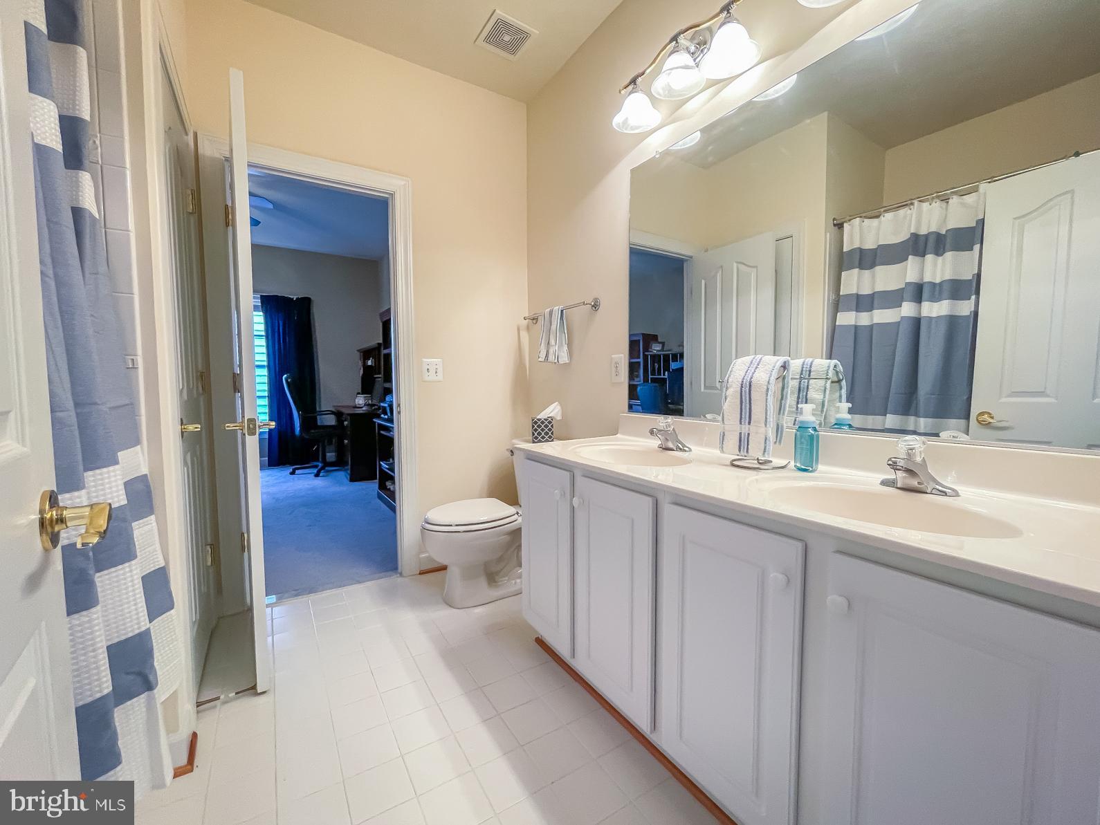 LANSDOWNE ON THE POTOMAC - Residential