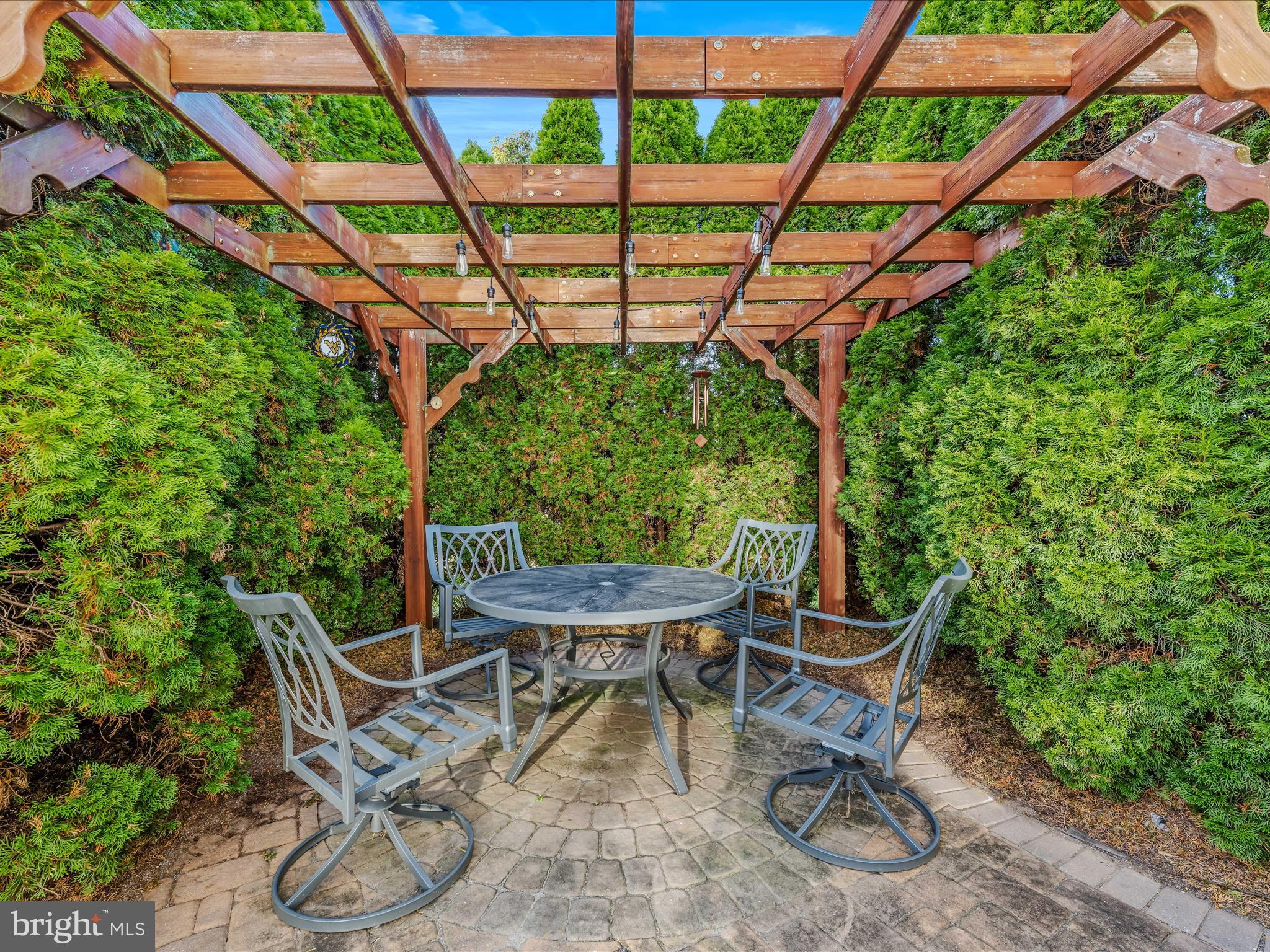 APPLE KNOLLS - Residential