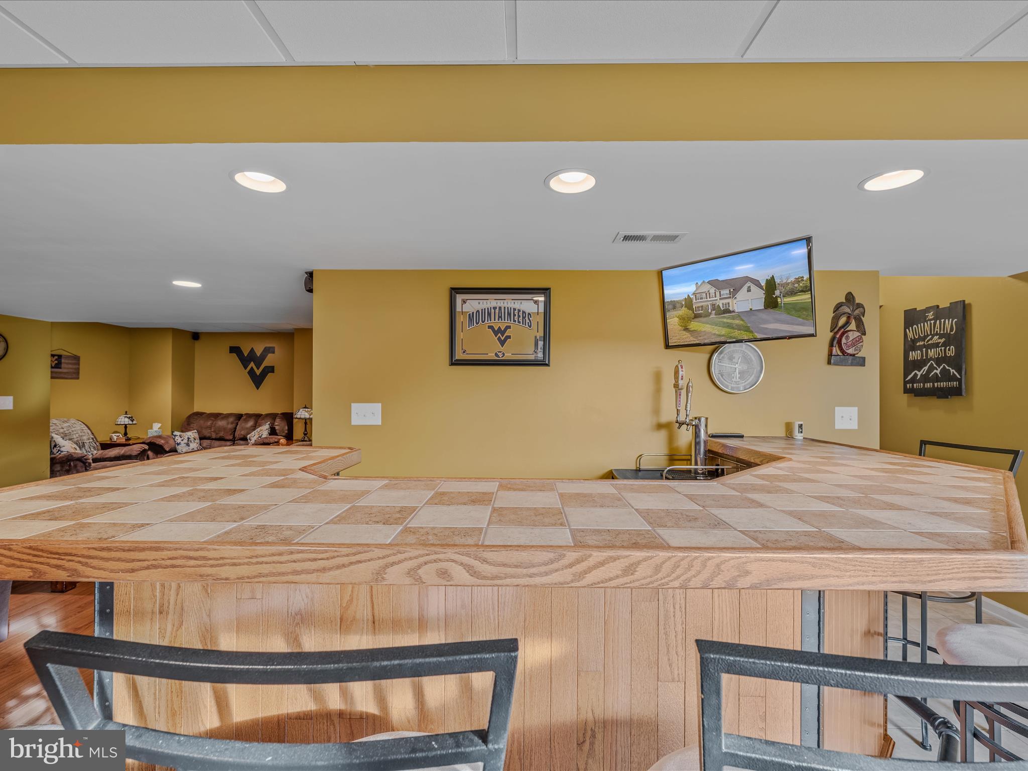 APPLE KNOLLS - Residential