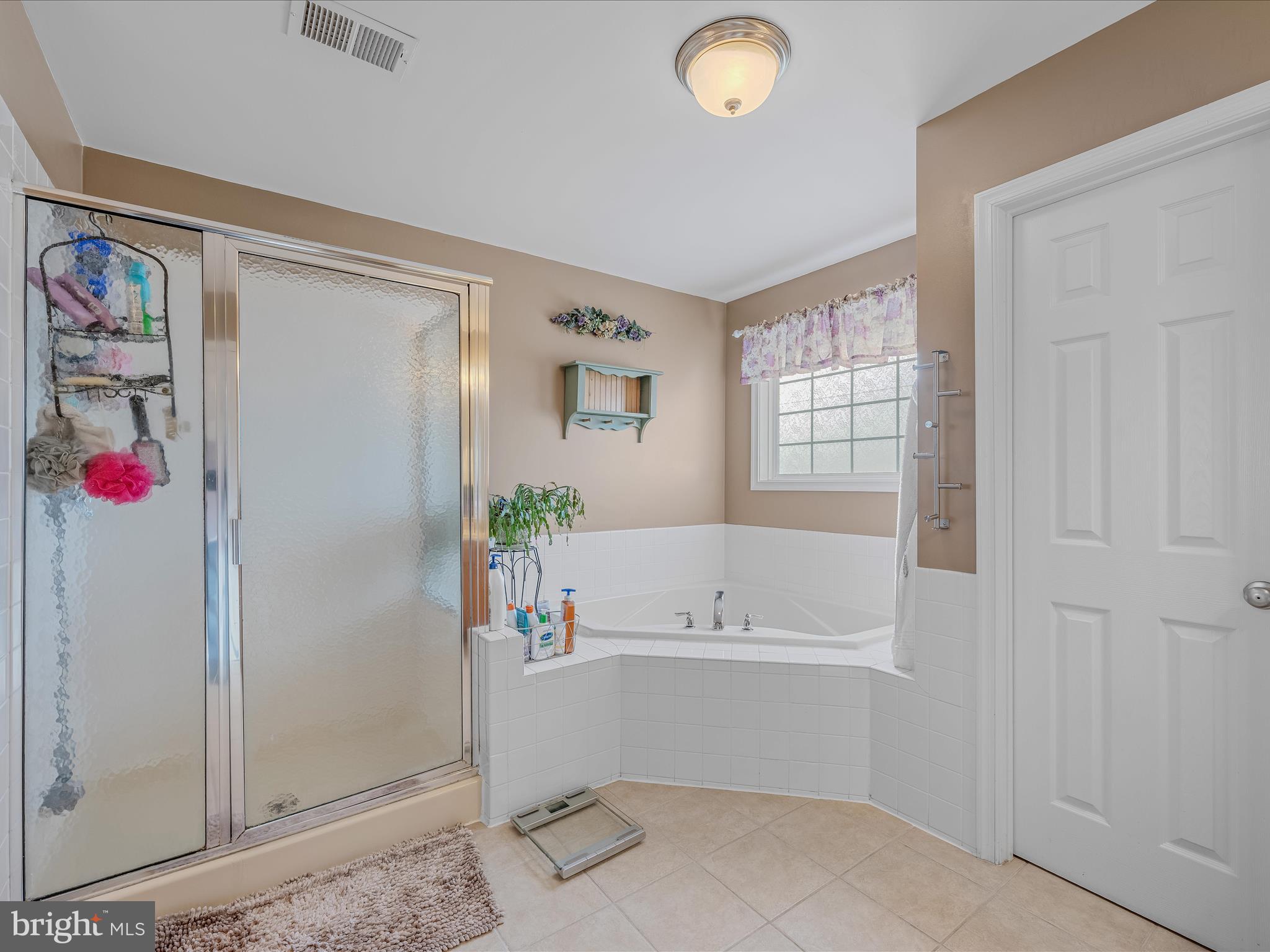 APPLE KNOLLS - Residential