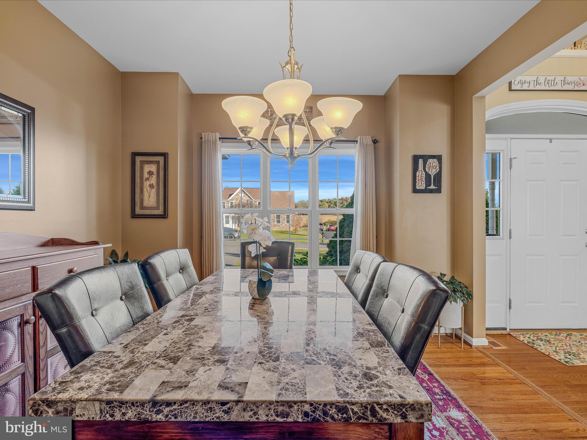 APPLE KNOLLS - Residential