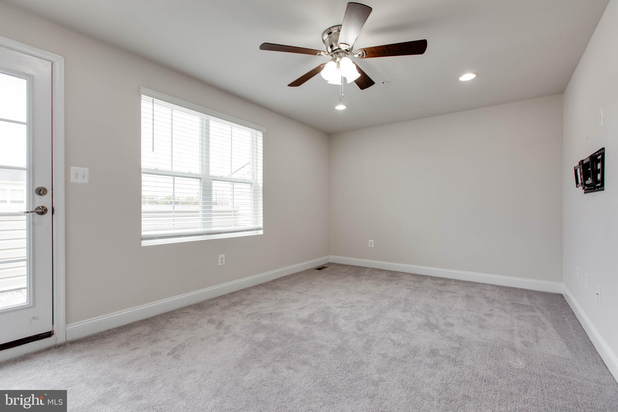 OXFORD SQUARE - Residential