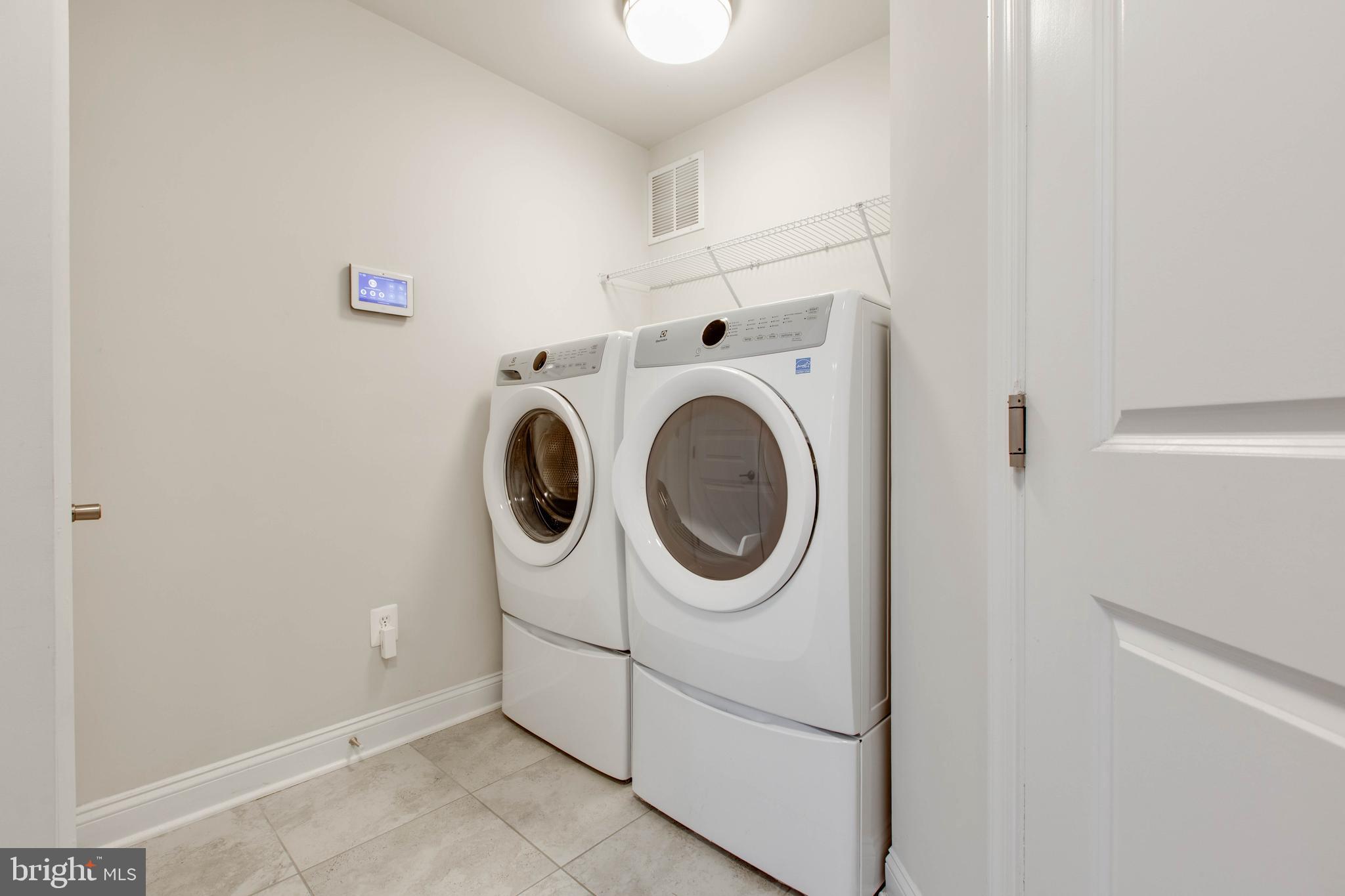 OXFORD SQUARE - Residential