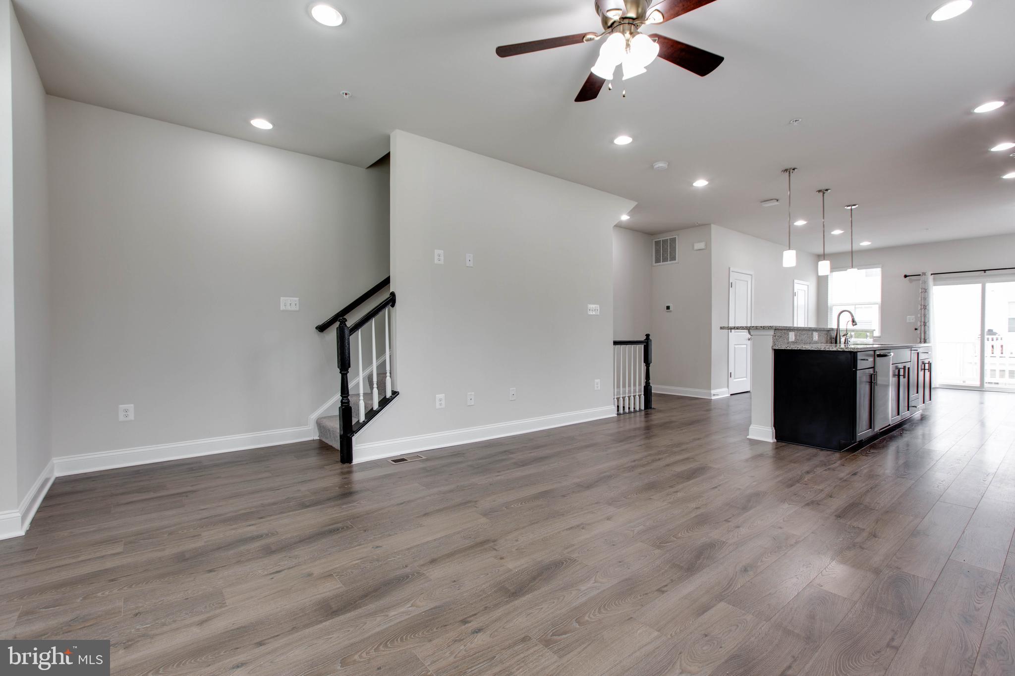 OXFORD SQUARE - Residential