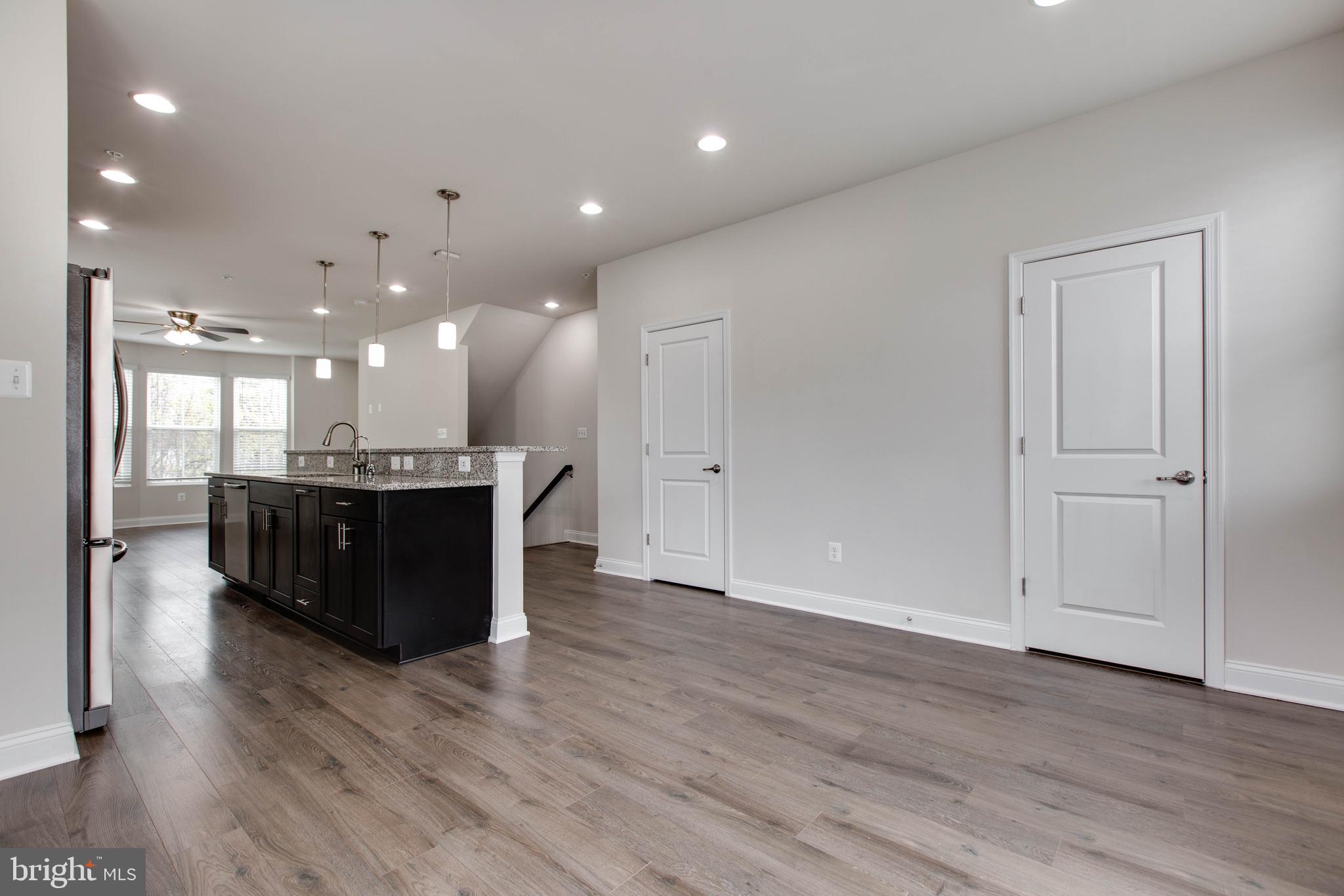 OXFORD SQUARE - Residential