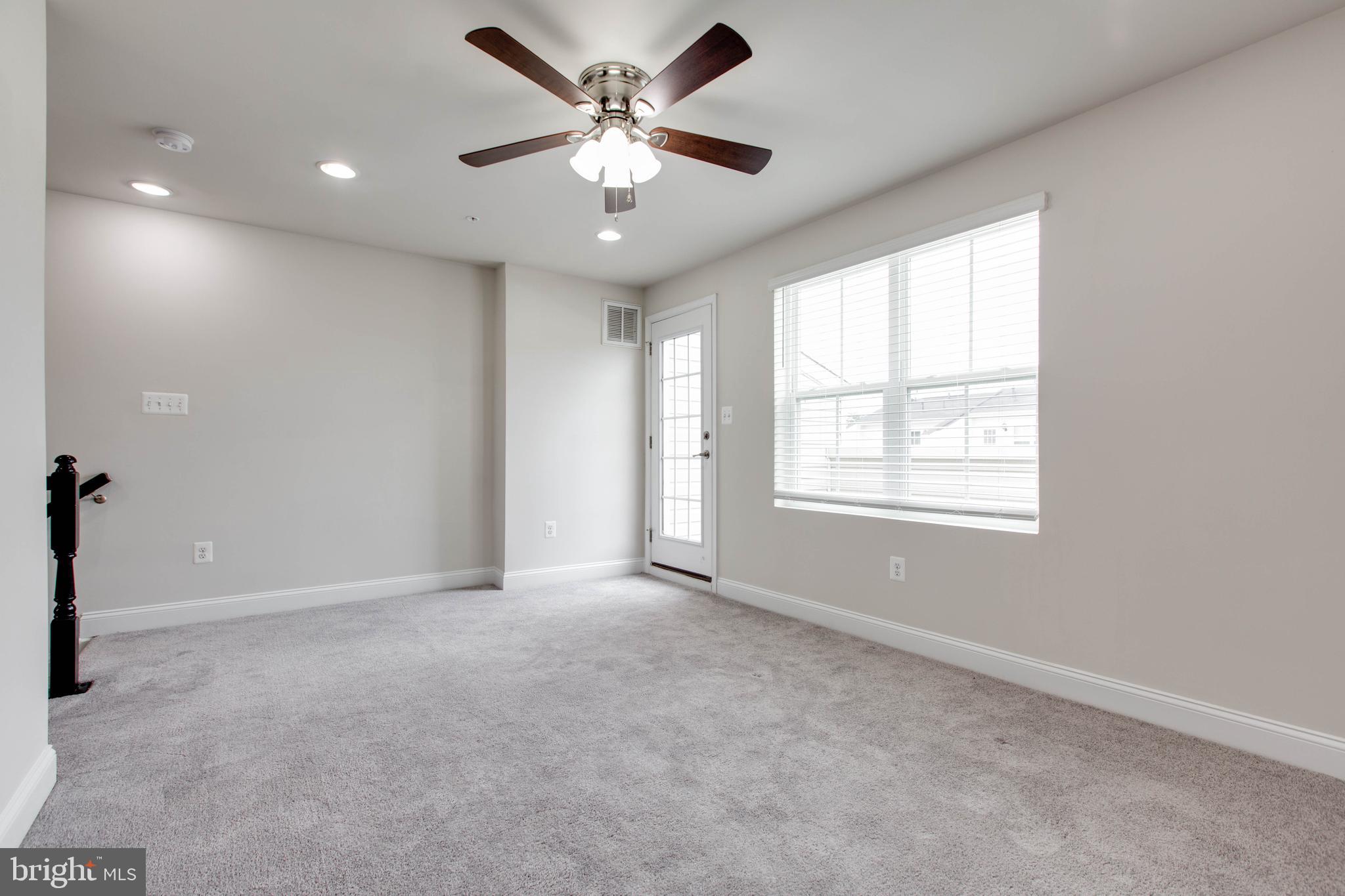 OXFORD SQUARE - Residential