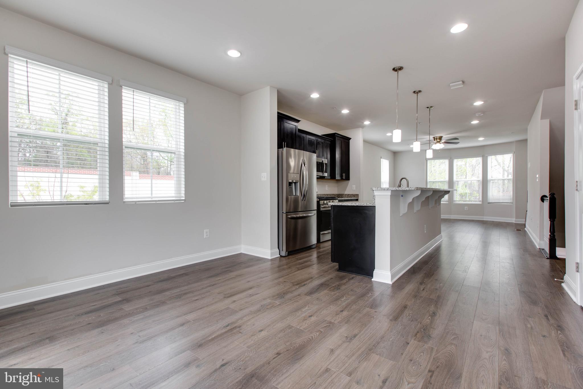 OXFORD SQUARE - Residential