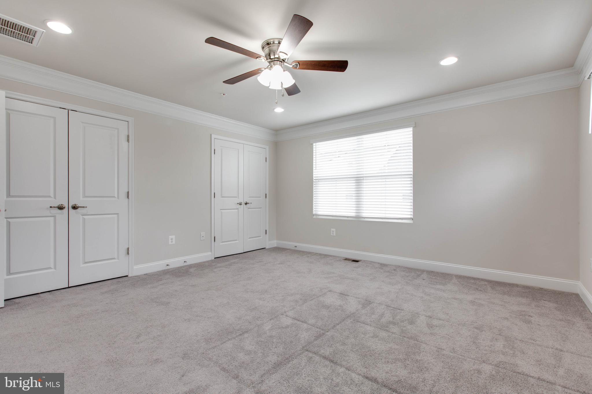 OXFORD SQUARE - Residential