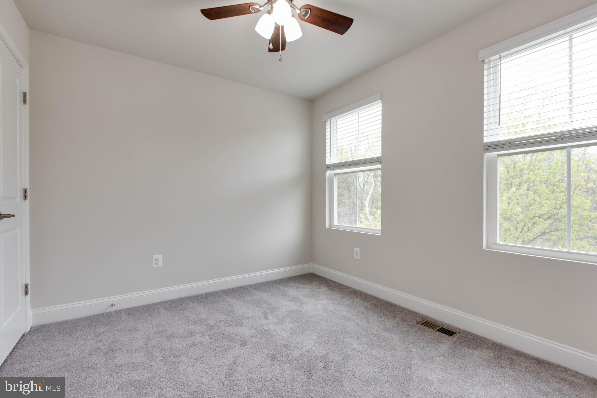 OXFORD SQUARE - Residential