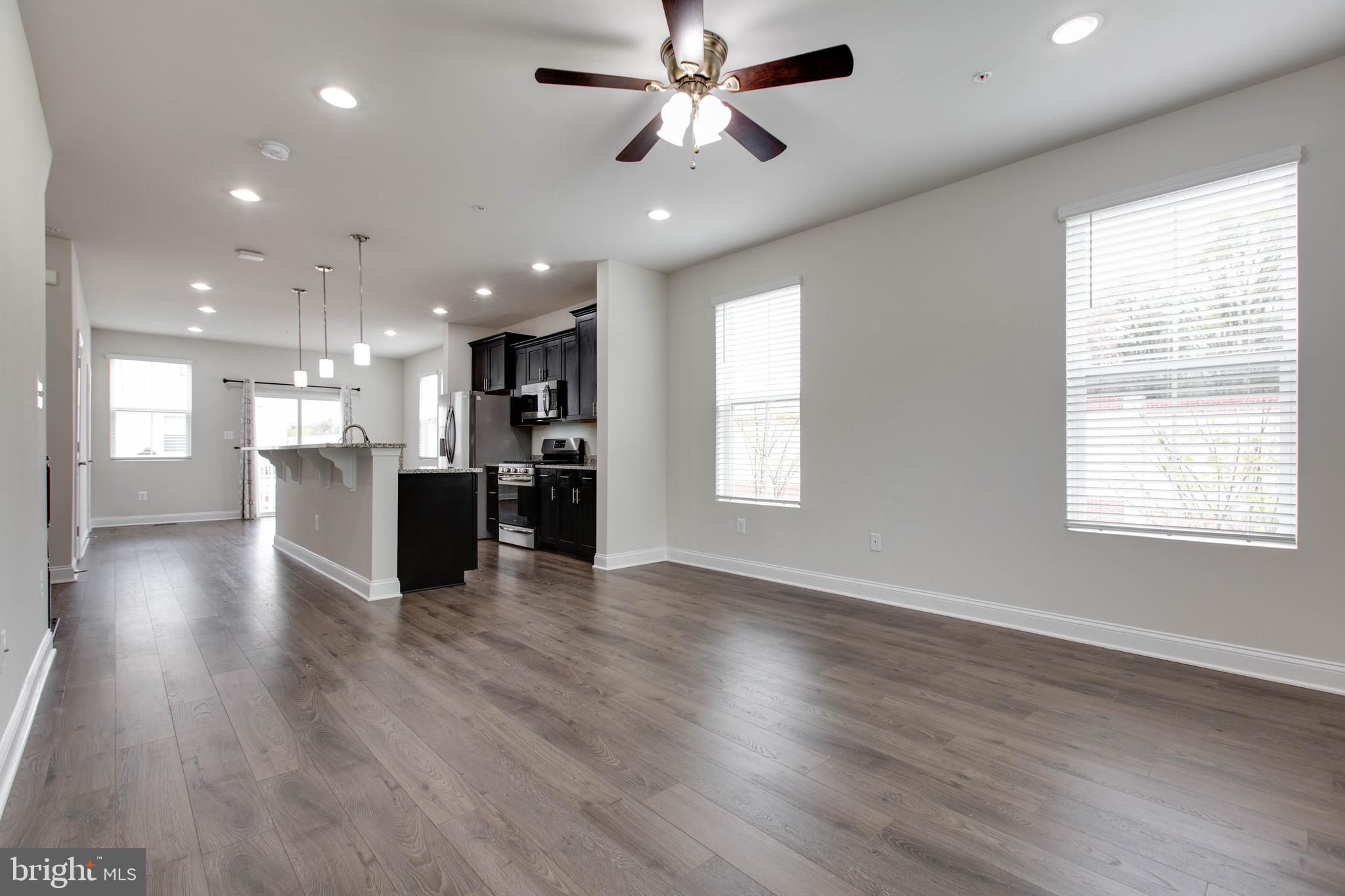 OXFORD SQUARE - Residential