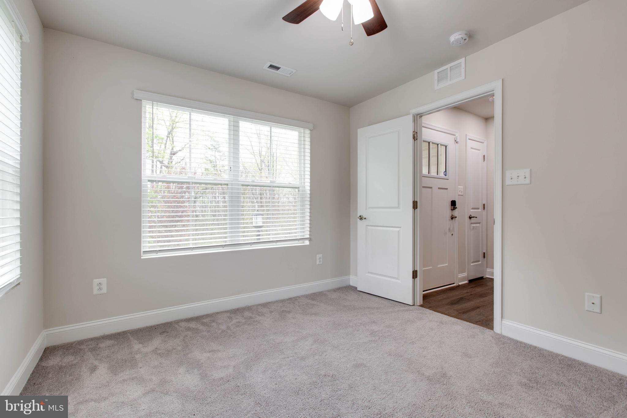 OXFORD SQUARE - Residential