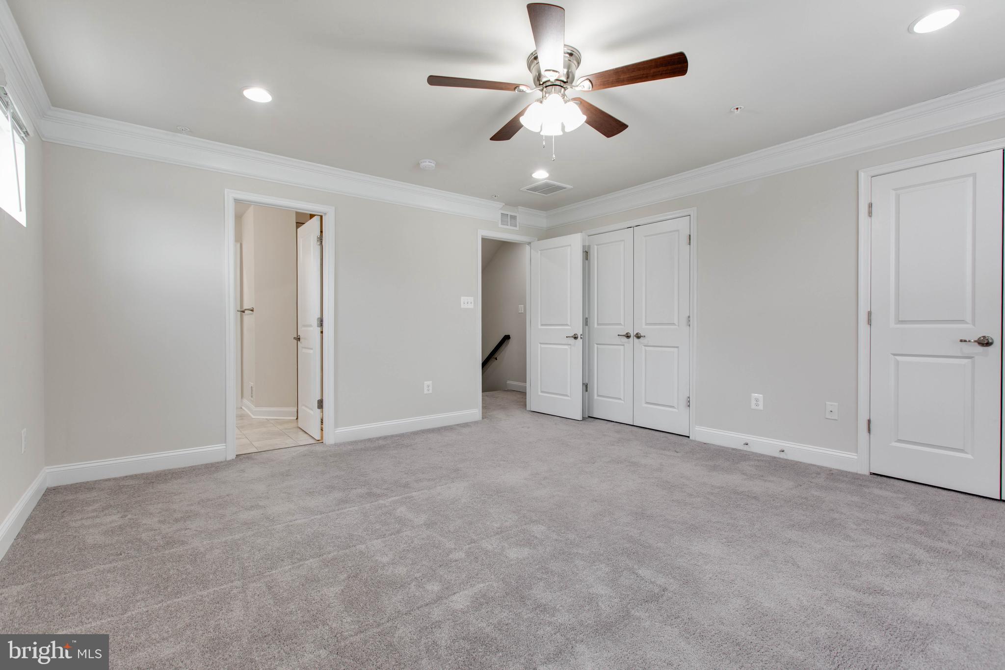 OXFORD SQUARE - Residential