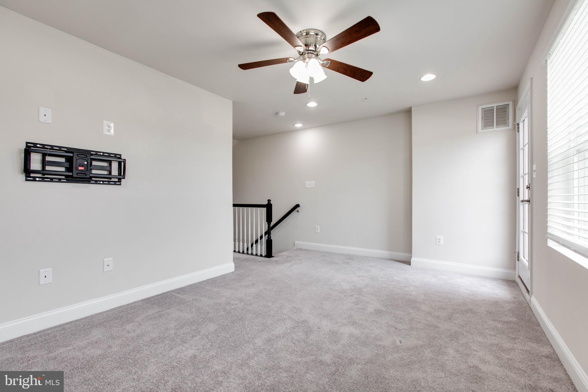 OXFORD SQUARE - Residential