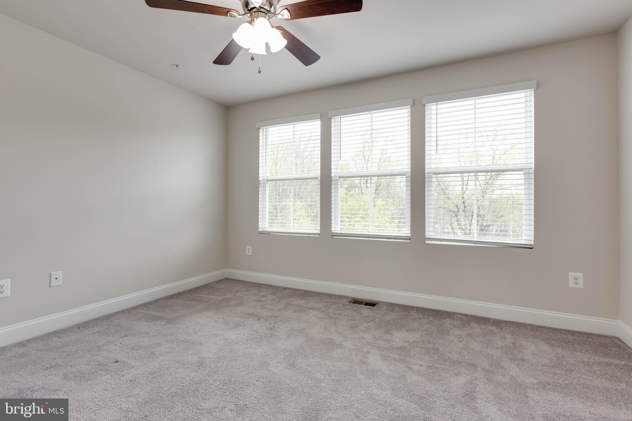 OXFORD SQUARE - Residential