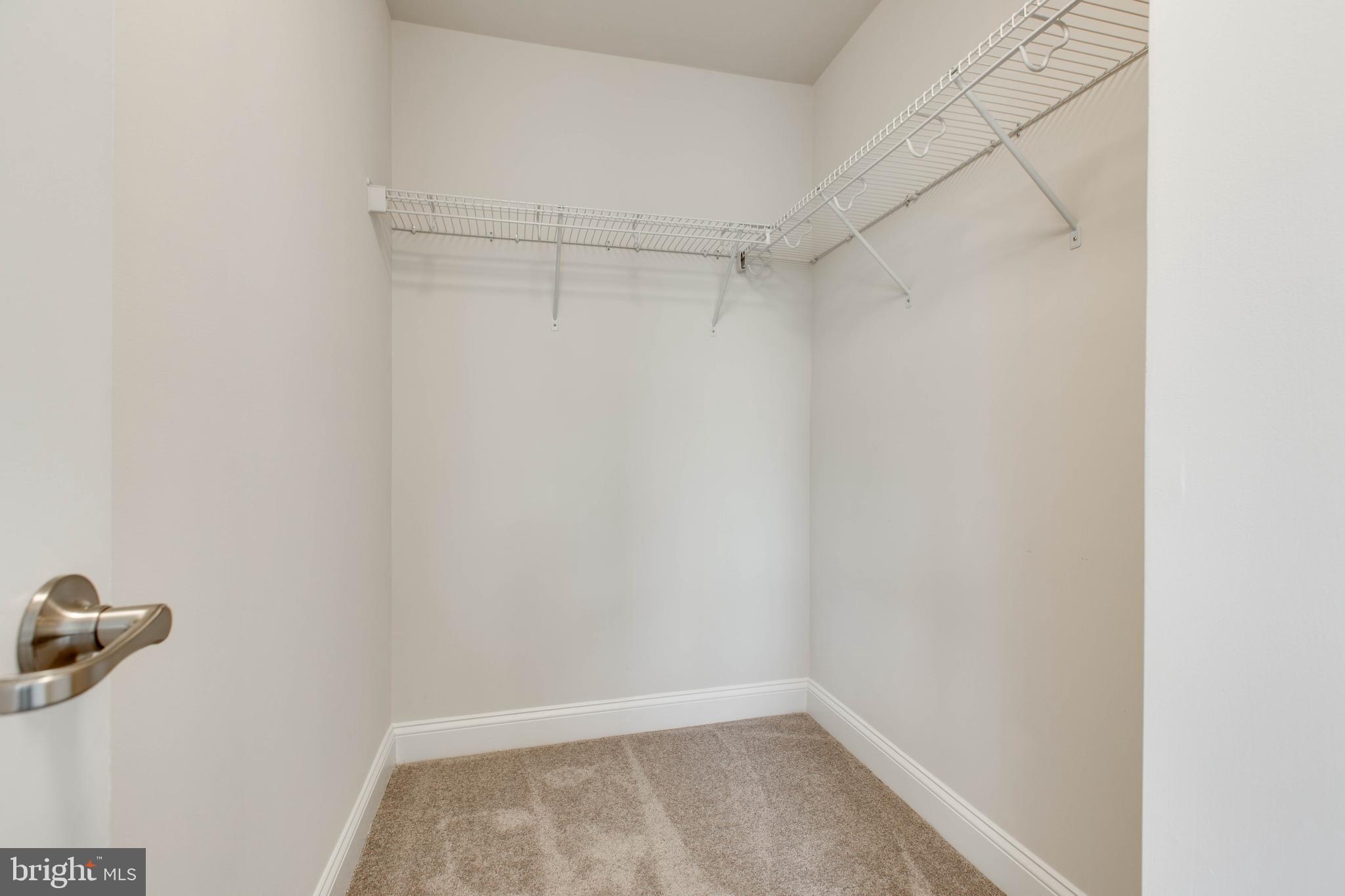 OXFORD SQUARE - Residential