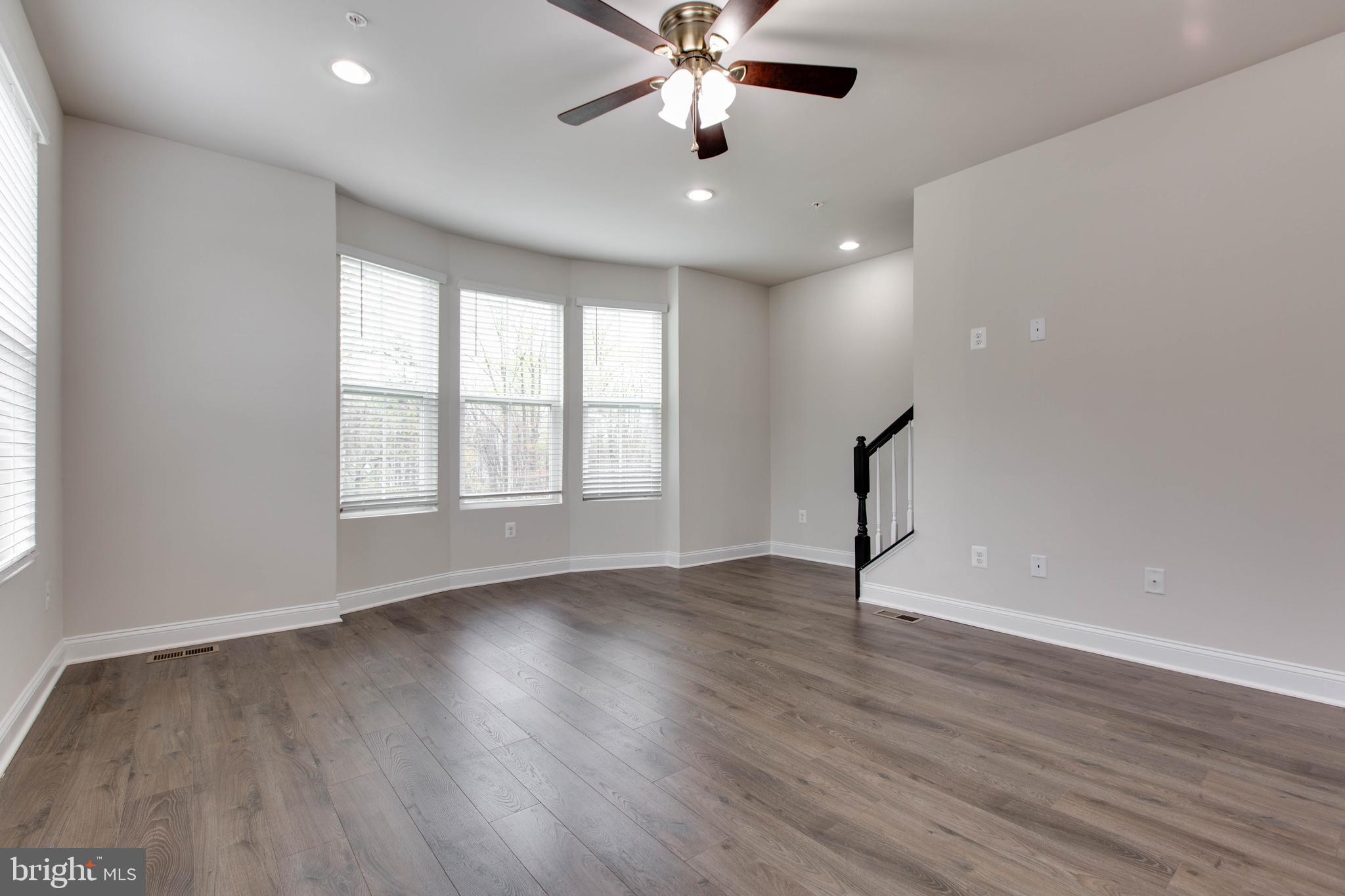 OXFORD SQUARE - Residential