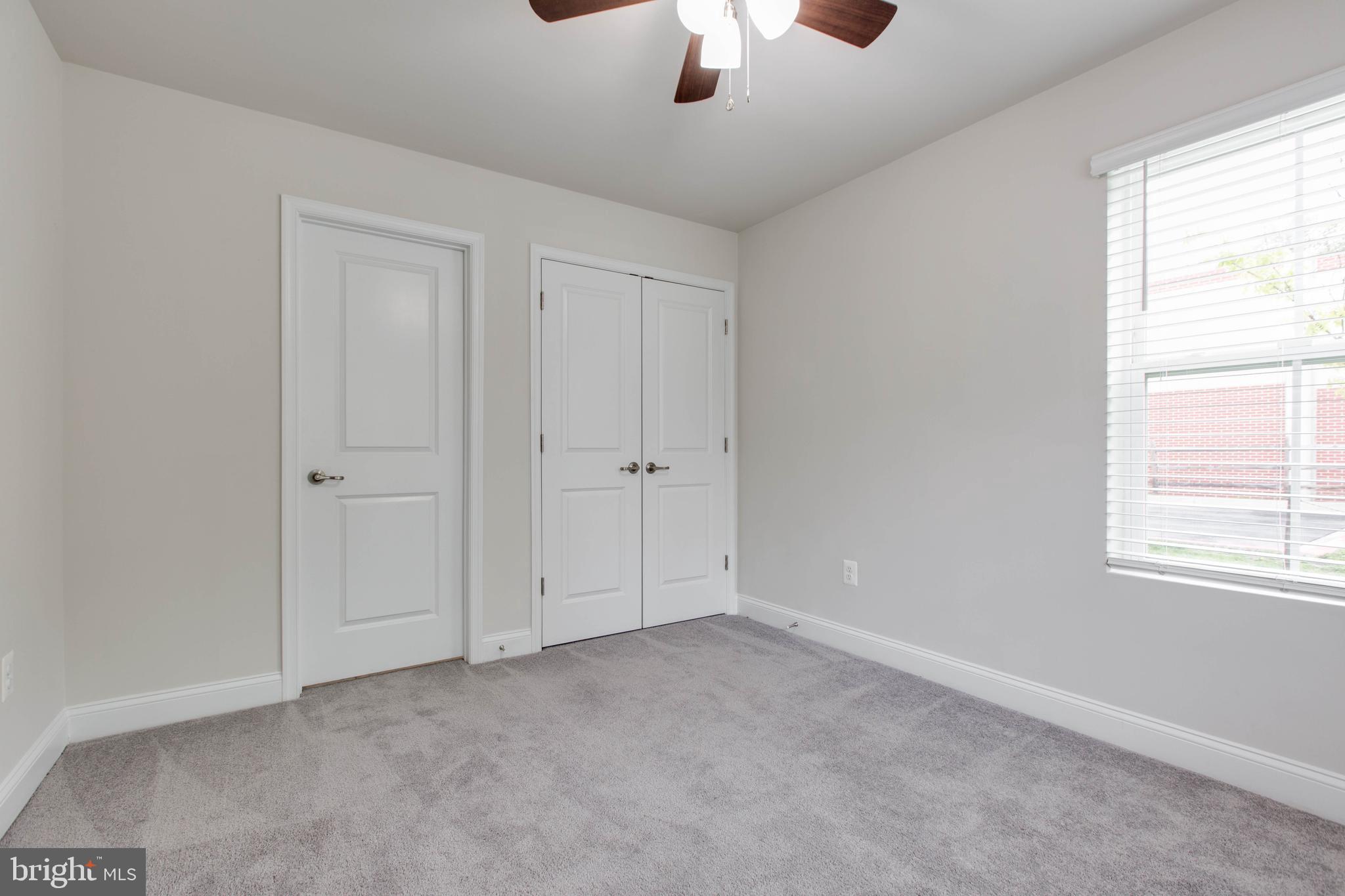 OXFORD SQUARE - Residential