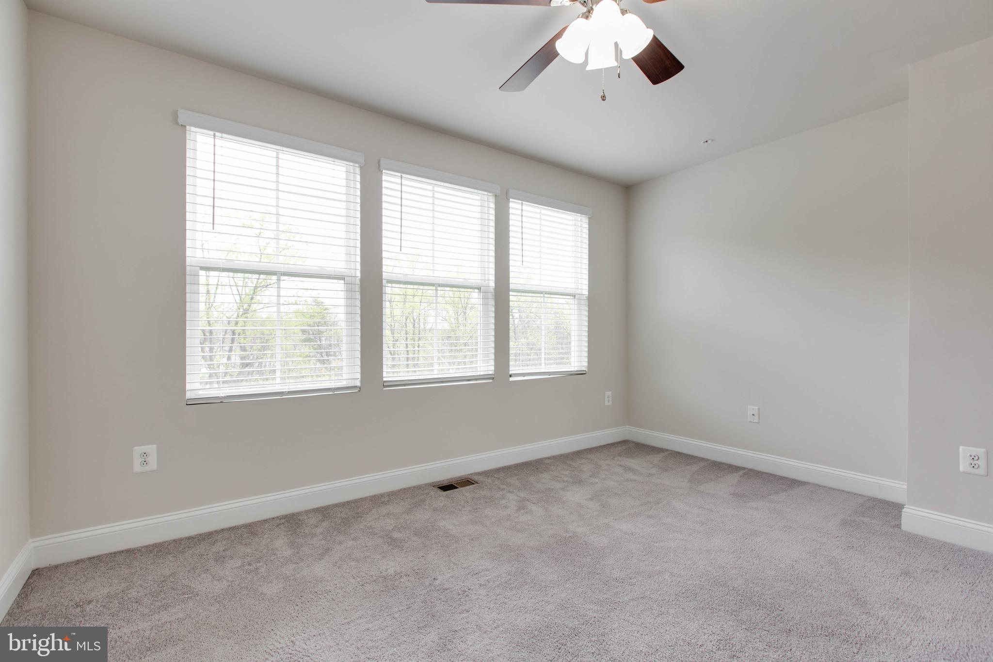 OXFORD SQUARE - Residential