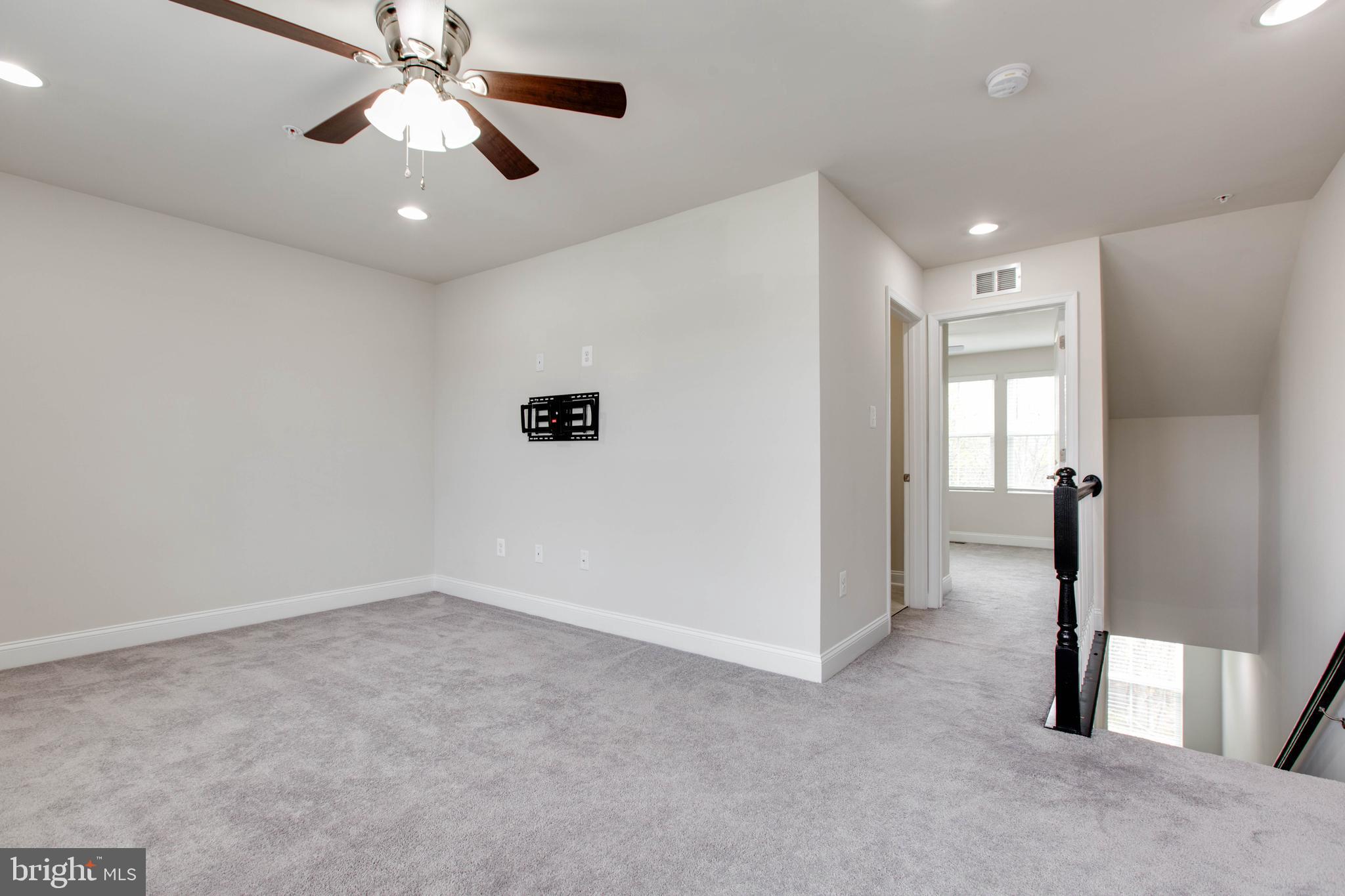 OXFORD SQUARE - Residential