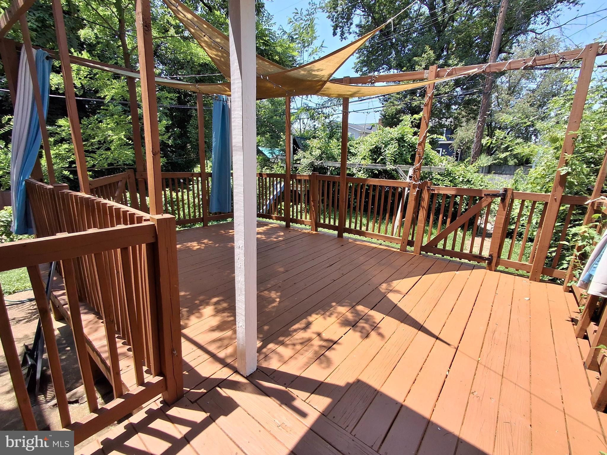 GLEN OAKS - Residential Lease