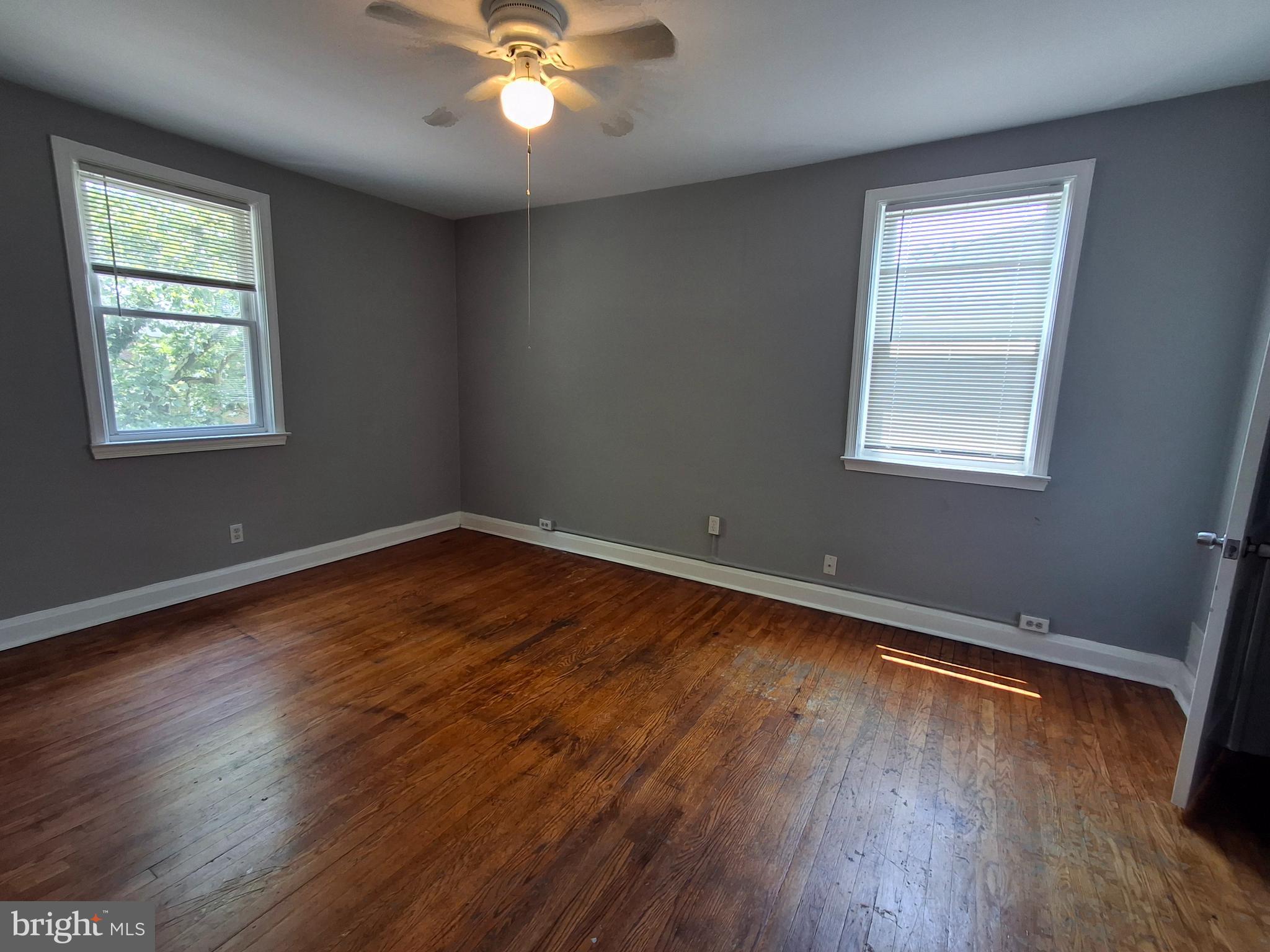 GLEN OAKS - Residential Lease