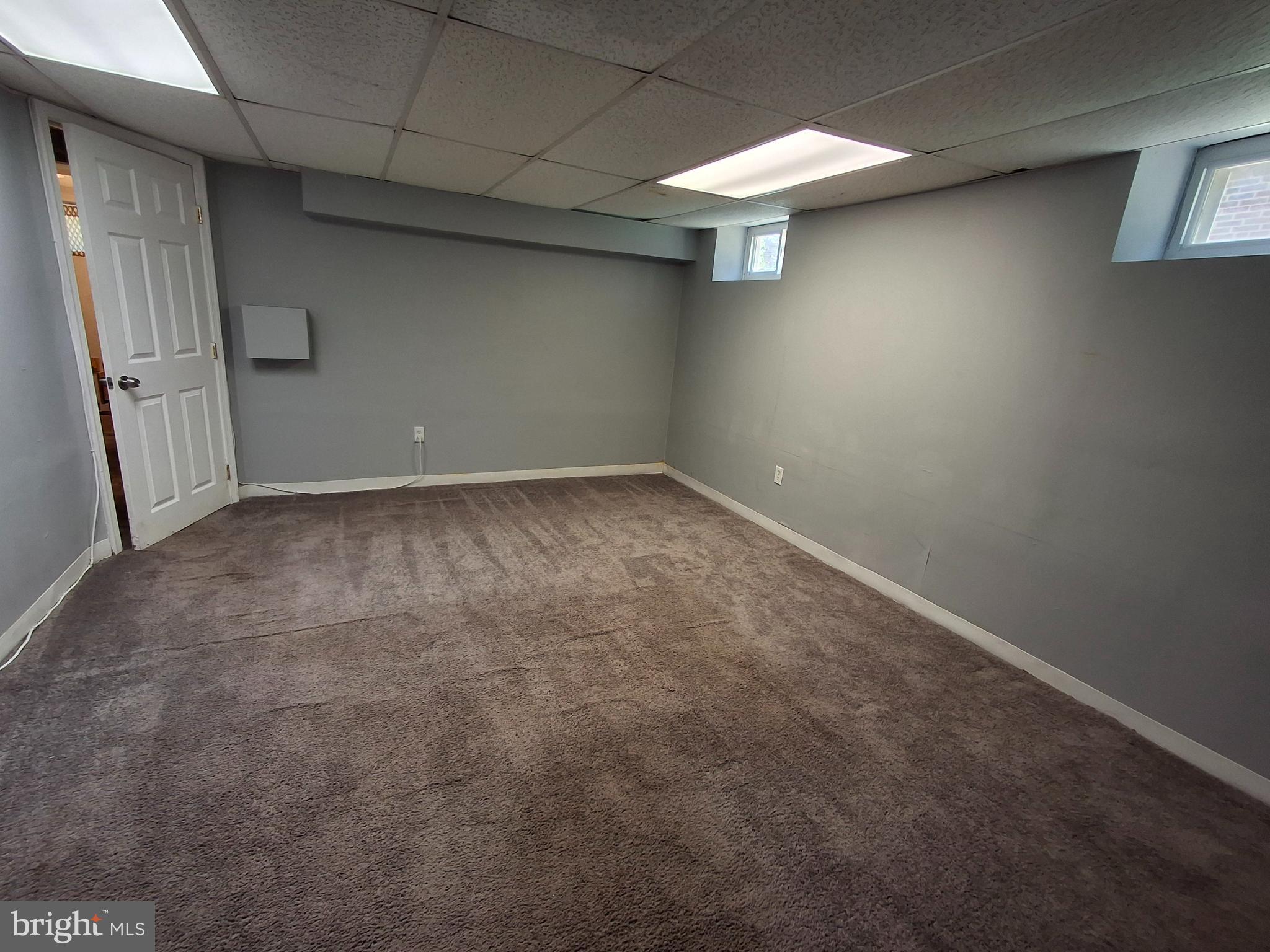 GLEN OAKS - Residential Lease