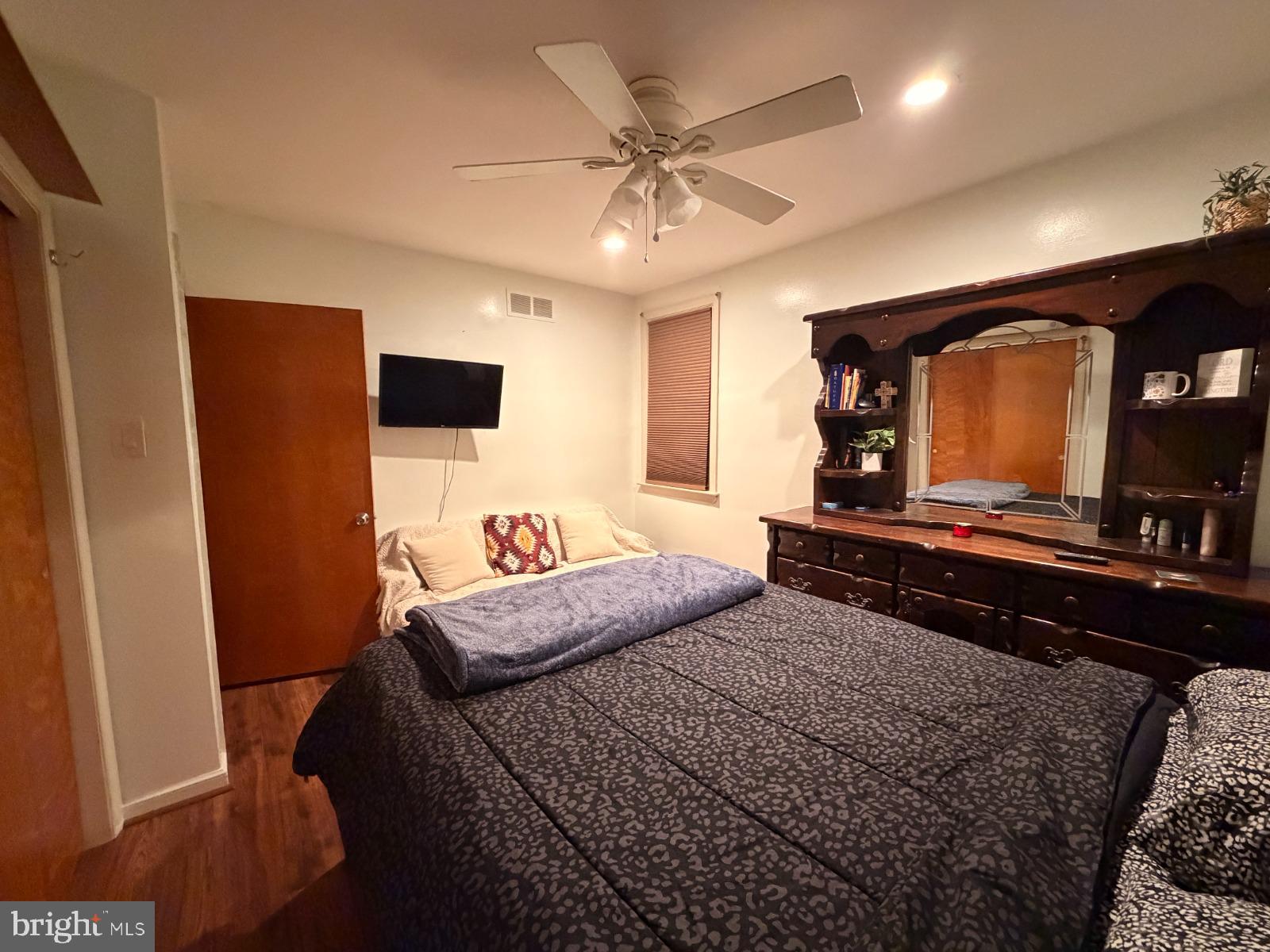 SOMERTON - Residential