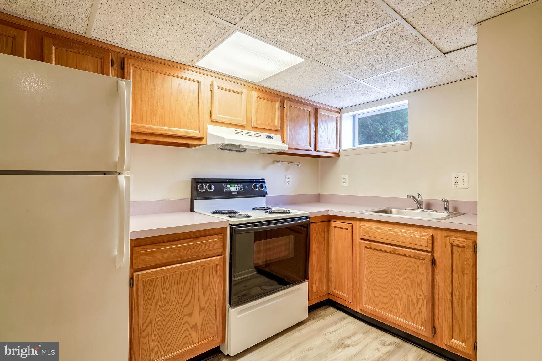 OVER LEE KNOLLS - Residential